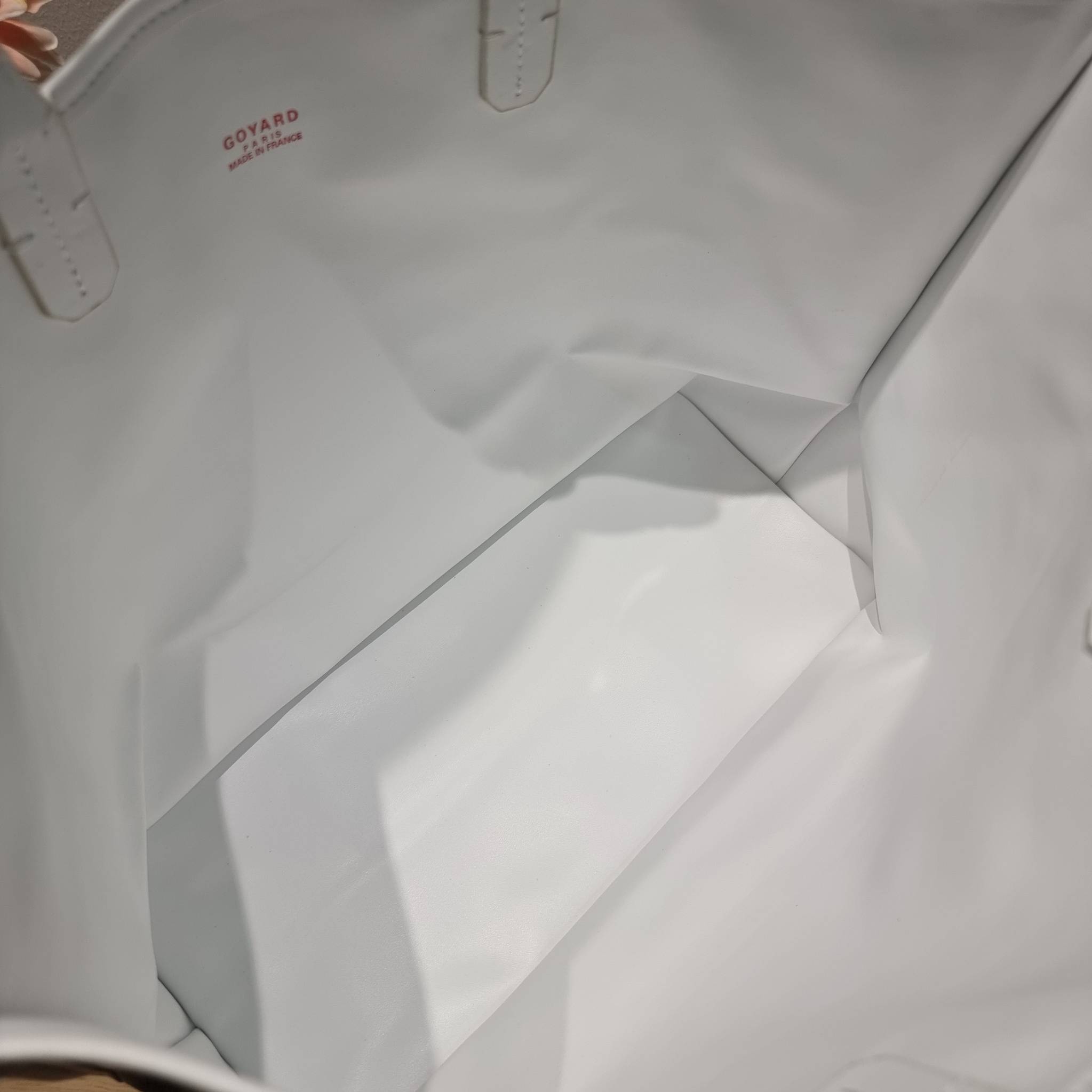 GOYARD ANJOU REVERSIBLE TOTE กระเป๋าสะพายทรงโท้ท ใบใหญ่จุใจ!! กลับด้านใช้ได้ทั้ง 2 ด้าน มาครบสีขายดี เลิศทุกสี รูปทรงคลาสสิค ดีไซน์เป็นเอกลักษณ์