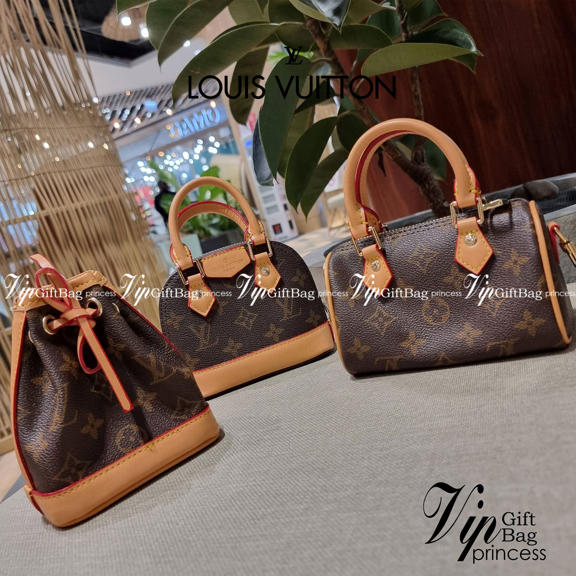 LV TRIO MINI ICONES ใหม่ล่าสุด น่ารักน่าใช้ ที่รวบรวมรุ่นสุดยอดที่เป็นดั่งไอคอนนิค ให้ทุกคนได้สะสมครบคอลเลคชั่น ในไซส์มินิ วัสดุหนังแคนวาสทุกใบ มีสายสะพายข้างให้ เกี่ยวทุกใบรวมสะพายทีเดียว หรือแยกใช้วันแบบ วันละสไตล์ สลับได้ไม่มีเบื่อ มาพร้อม box set ครบ 