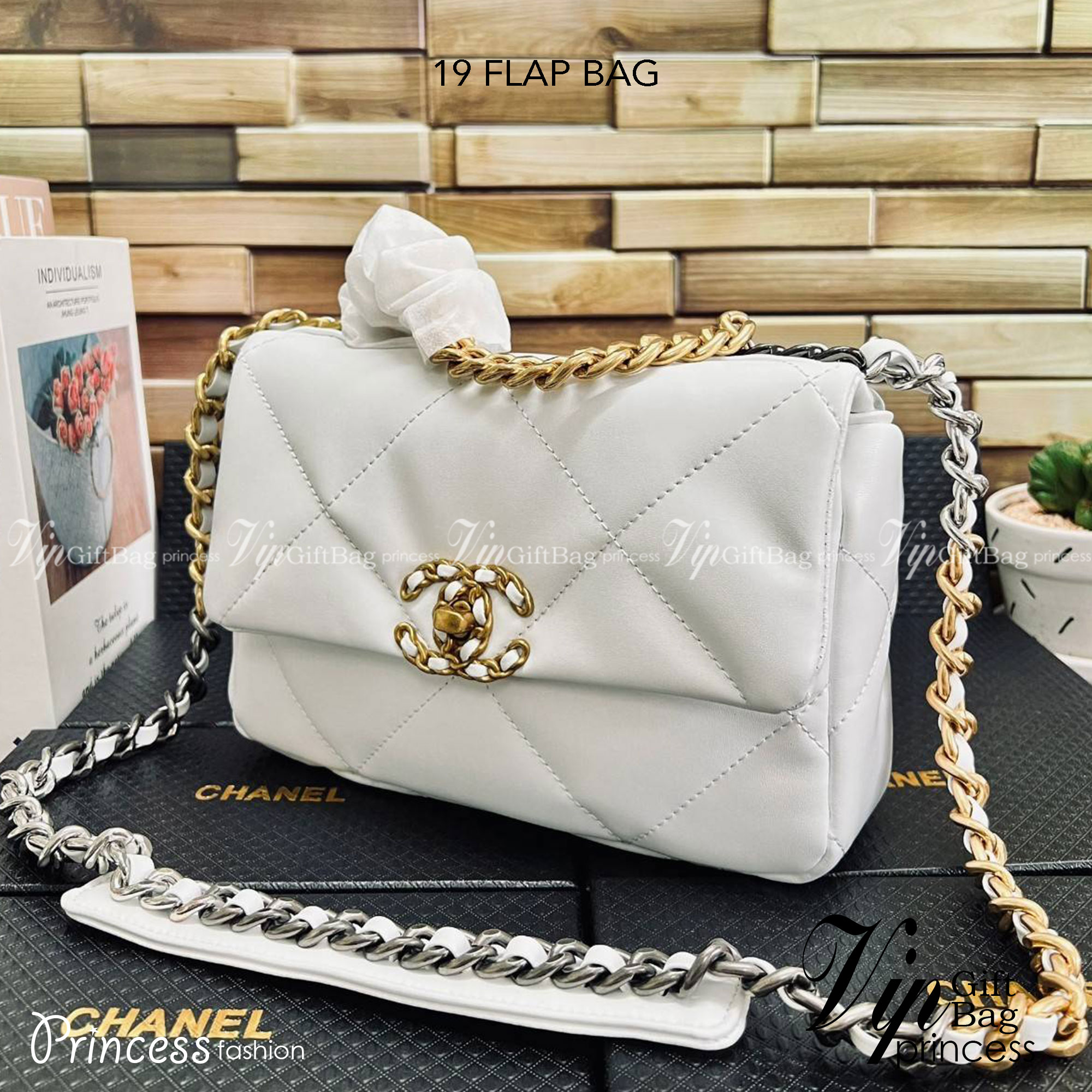 CHANEL 19 FLAP BAG / CHANEL LEATHER SHOULD BAG จำนวนจำกัด_หนึ่งในรุ่นที่สาวๆต้องมีค่า