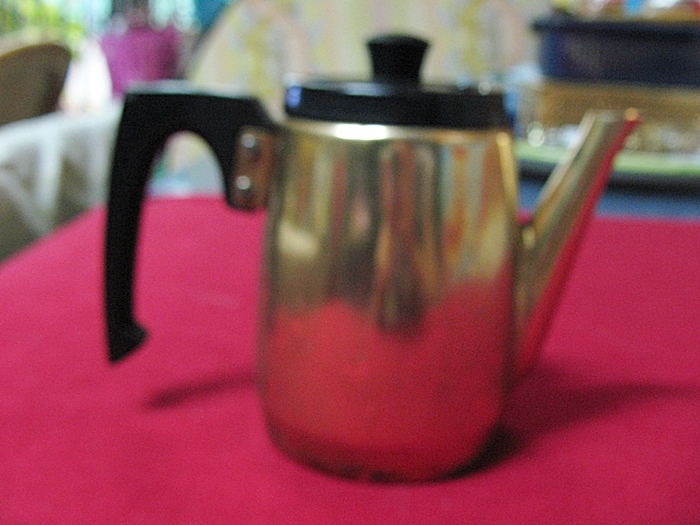 กาน้ำชาสีทองสแตนเลสเคลือบ(เก่าเก็บ)ค่ะ