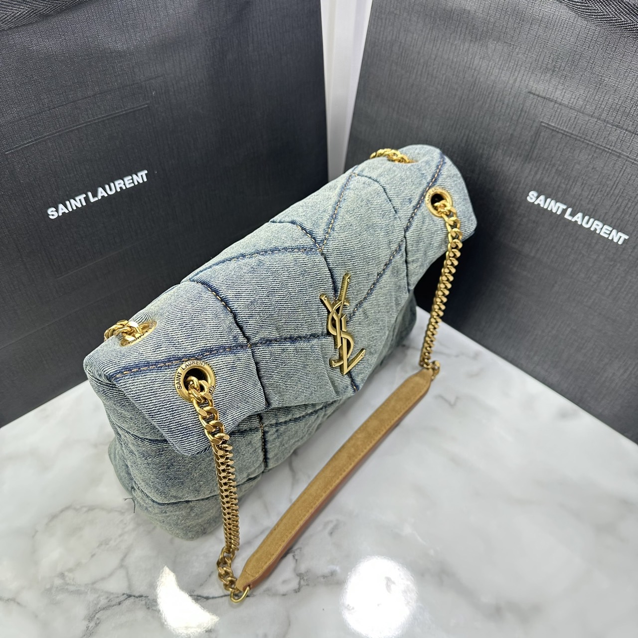 YSL Puffer denim shoulder bag กระเป๋าสะพายเดนิมฟอก สวยเท่ห์คลาสสิกลายเชฟล่อนเป็นเอกลักษณ์ ENVELOPE FLAP BAG WITH SOFT CHEVRON 🧡เกรดออริ ใช้งานต่างประเทศได้