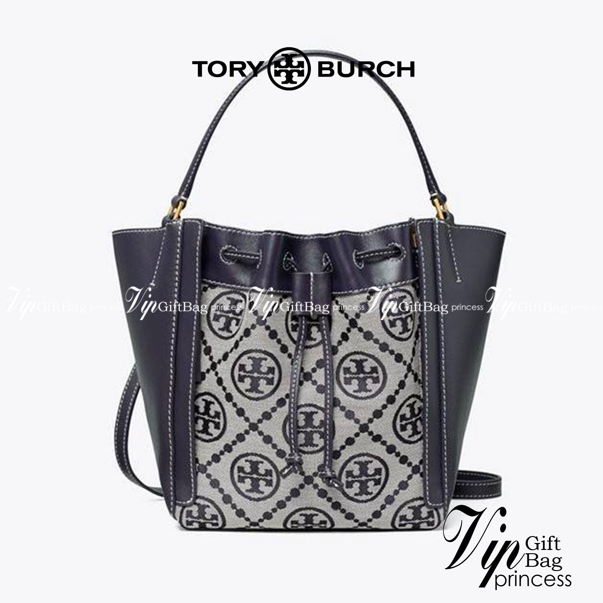 Tory T Monogram Mcgraw Dragonfly / Tory burch bucket กระเป๋าถือหรือสะพายไหล่ วัสดุหนัง Jacquard อะไหล่ทอง ทรงปีก เปิด-ปิด ด้วยกระดุมแม่เหล็ก ด้านในโลง มี 2ช่องเล็ก จุของได้เยอะ น้ำหนักเบา สายสะพาย crossbody ได้ ปรับระดับได้