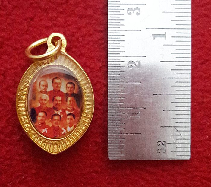 สินค้าหมดค่ะ ล็อกเก็ต2หน้าในหลวง พิมพ์เล็กเลี่ยมทองไมครอน แบบ2ค่ะ