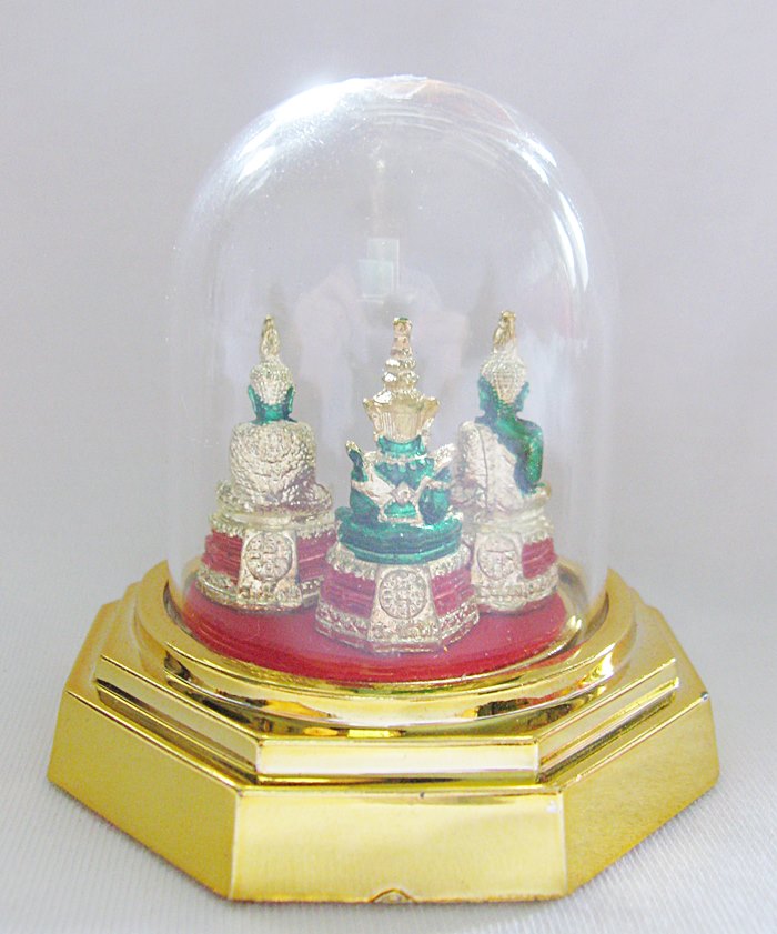 สินค้าหมดค่ะ พระแก้วมรกต3ฤดู(พระคู่บ้านคู่เมือง)(ตั้งบูชาหน้ารถ)ครอบแก้ว แบบ1ค่ะ