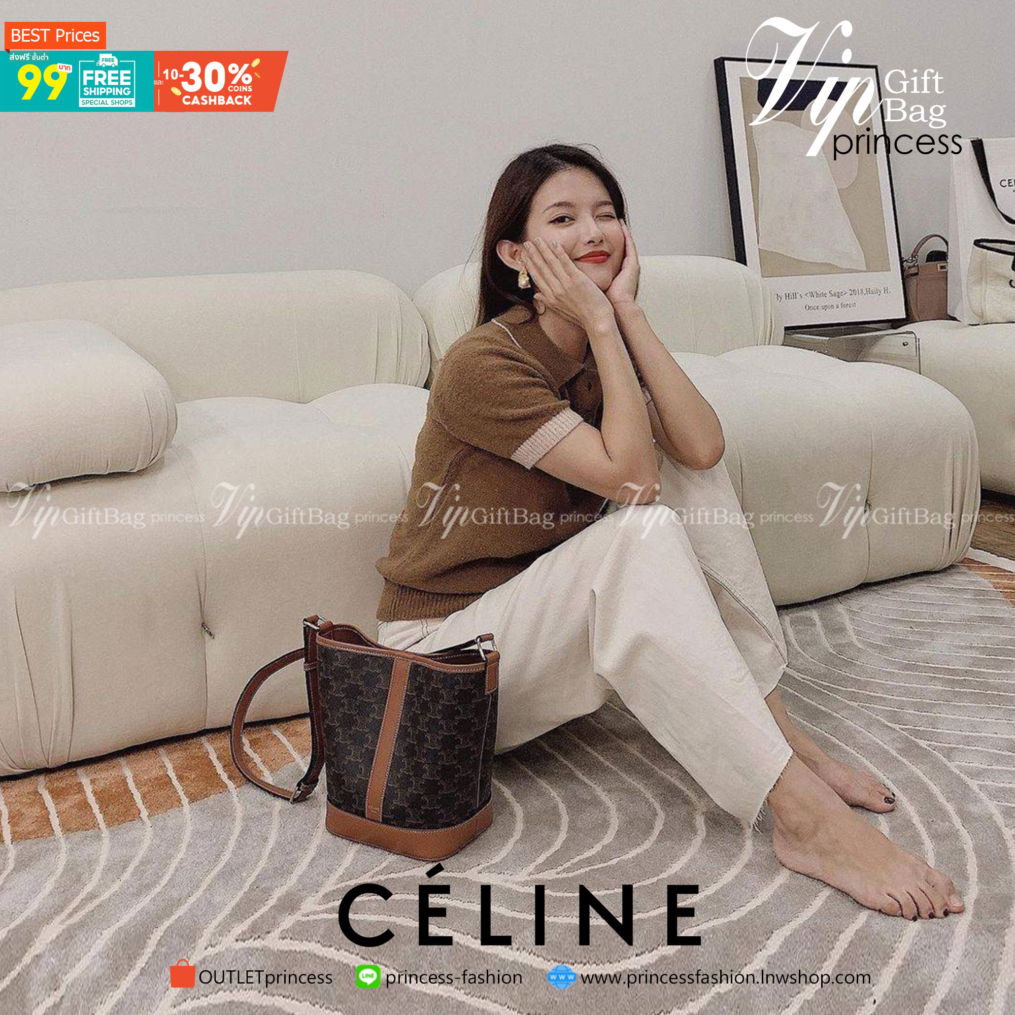 CELINE BUCKET BAG VIP GIFT WITH PURCHASE (GWP) พรีเมี่ยมกิ๊ฟ Limited Edition จาก CELINE HAUTEPARFUME DUTYFREE COUNTER วัสดุ TRIOMPHE CANVAS ดีไซน์สวยคลาสสิคไม่มีเอ้าท์เปิดปิดด้วยกระดุมภายในโล่งกว้างและจุมากสามารถใส่กระเป๋าสตางค์ กล้อง มือถือ ของใช้ได้เยอะ