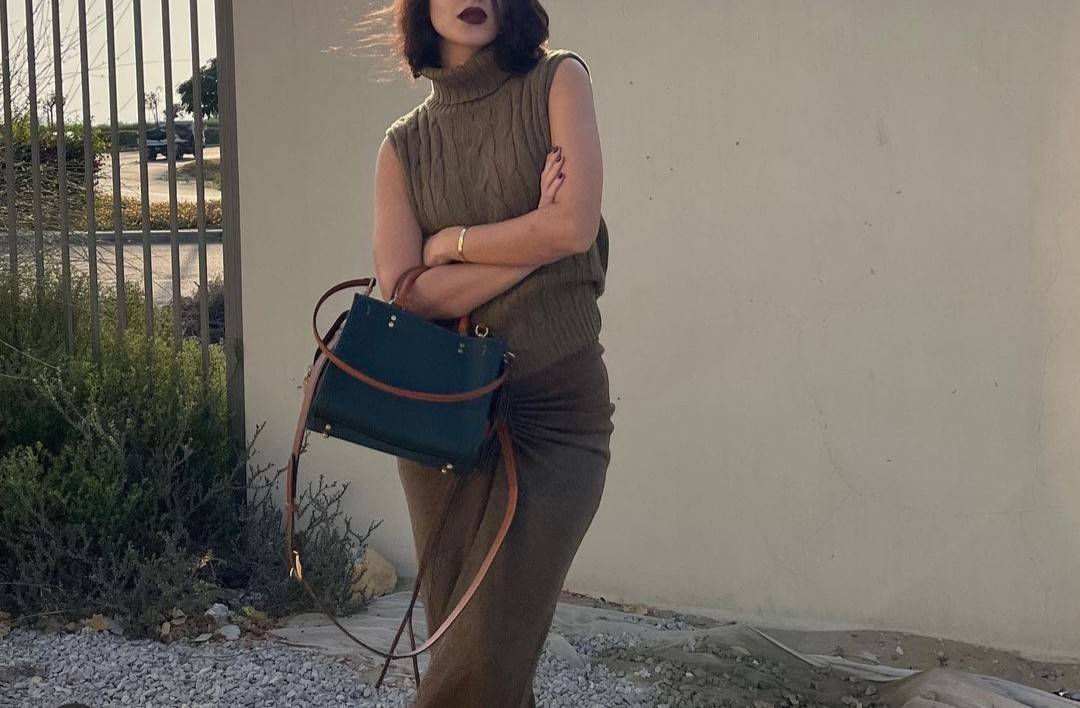 OUTLET 】COACH ROGUE 25 IN COLORBLOCK (C5575) ที่สุดแห่งความหรูหรา สุดคลาสสิค 🌺กระเป๋าหนังแท้คุณภาพเยี่ยม สัมผัสนิ่มละมุนจนต้องหลงรัก ด้านข้างเพิ่มความสวยเก๋ด้วยหนังกลับ อยู่ทรงสุดสวย น่าใช้ น่ามอง จนใครๆต้องเหลียวหลังตาม//ด้านในมี 2 ช่องกว้าง กับอ