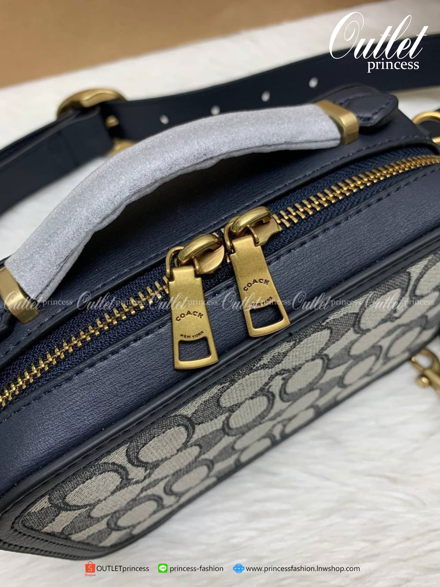 COACH ALIE BELT BAG IN SIGNATURE JACQUARD ((4813))