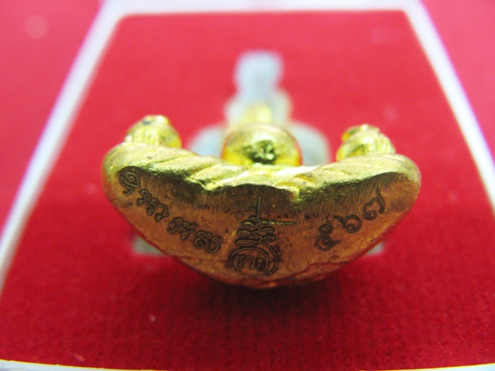 พระเก้าหน้ามหาเศรษฐีนวโกฏิ รุ่นสมปรารถนามหาเศรษฐี วัดนาคกลาง กล่องเดิมพร้อมใบคาถาค่ะ