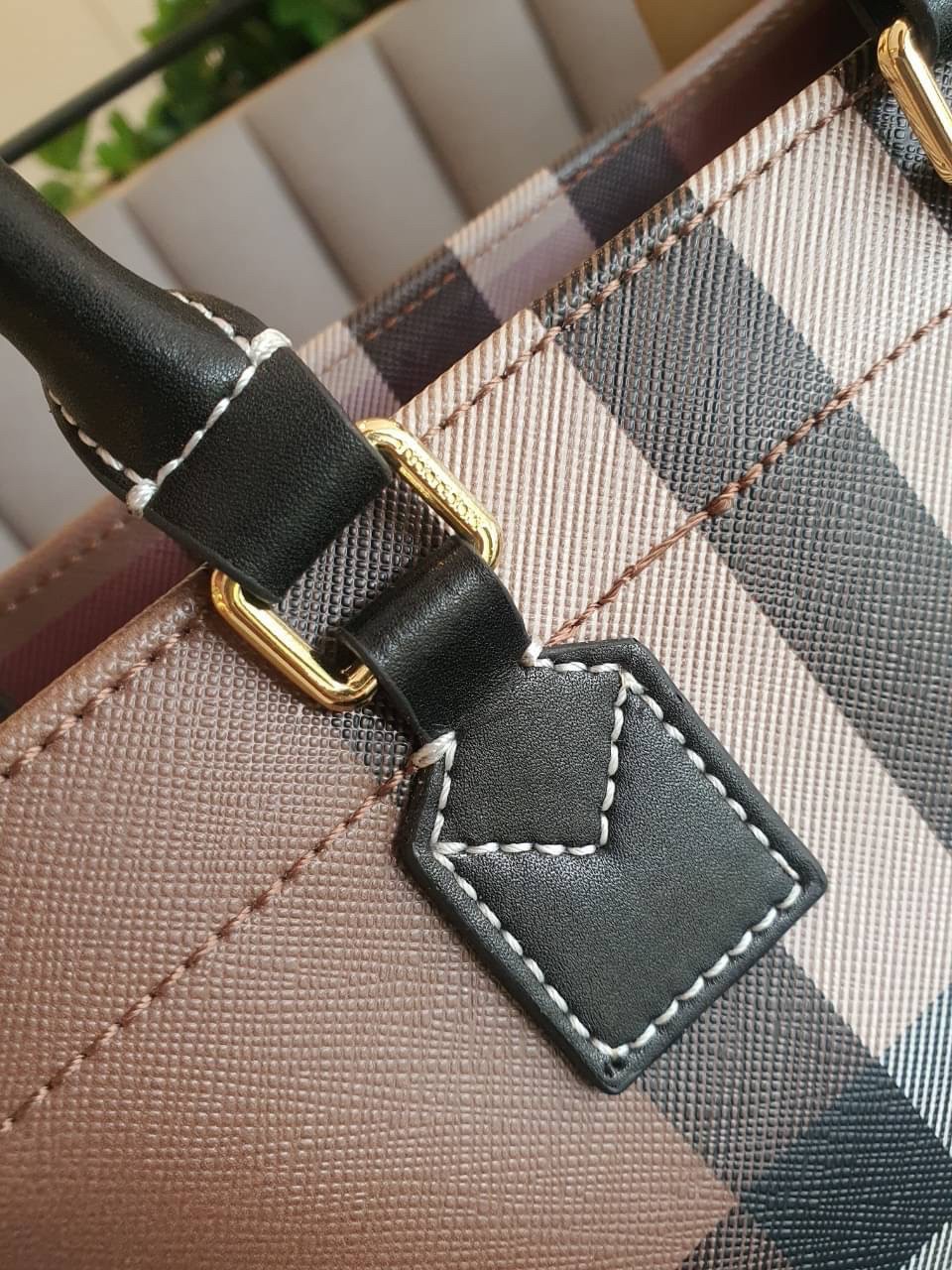 Burberry Mini Freya Tote in Dark Birch Brown / BURBERRY MINI FREYA TOTE BAG กระเป๋าถือ กระเป๋าสะพายครอสบอดี้ วัสดุหนังพิมลาย MONOGRAM โทนเข้ม