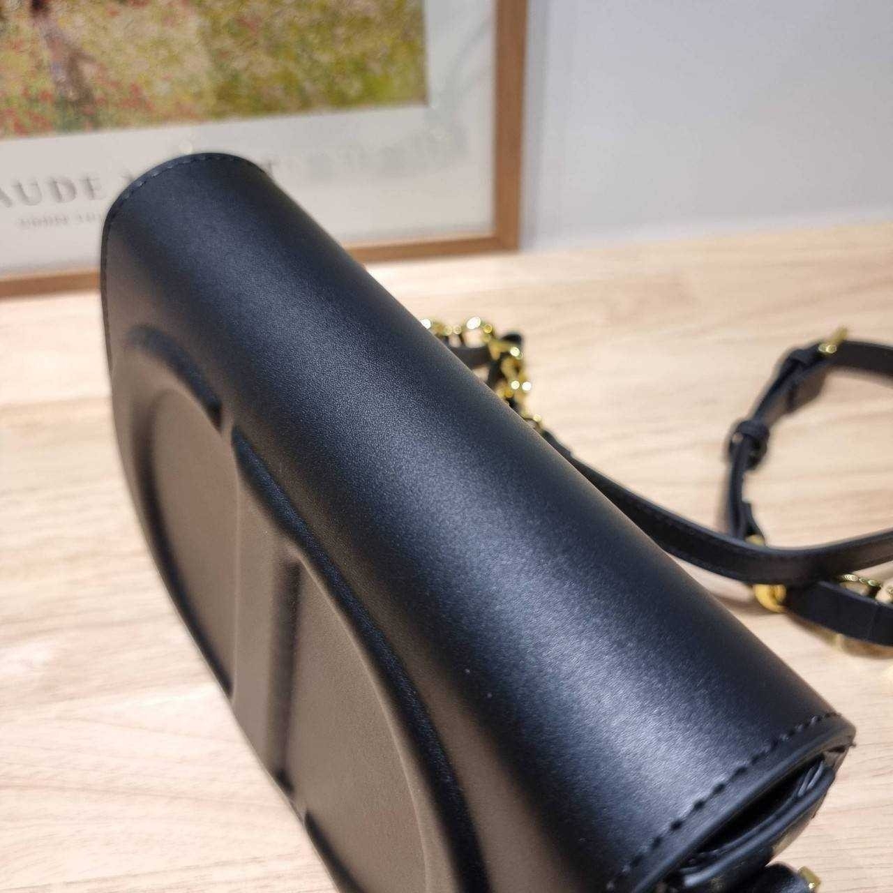 CD SIGNATURE BAG WITH STRAP กระเป๋าสะพายซิกเนเจอร์ ไอเท็มมาแรง ที่สวยแซ่บไม่มีไม่ได้เลย เกรดออริ 1:1 ใช้งานต่างประเทศได้