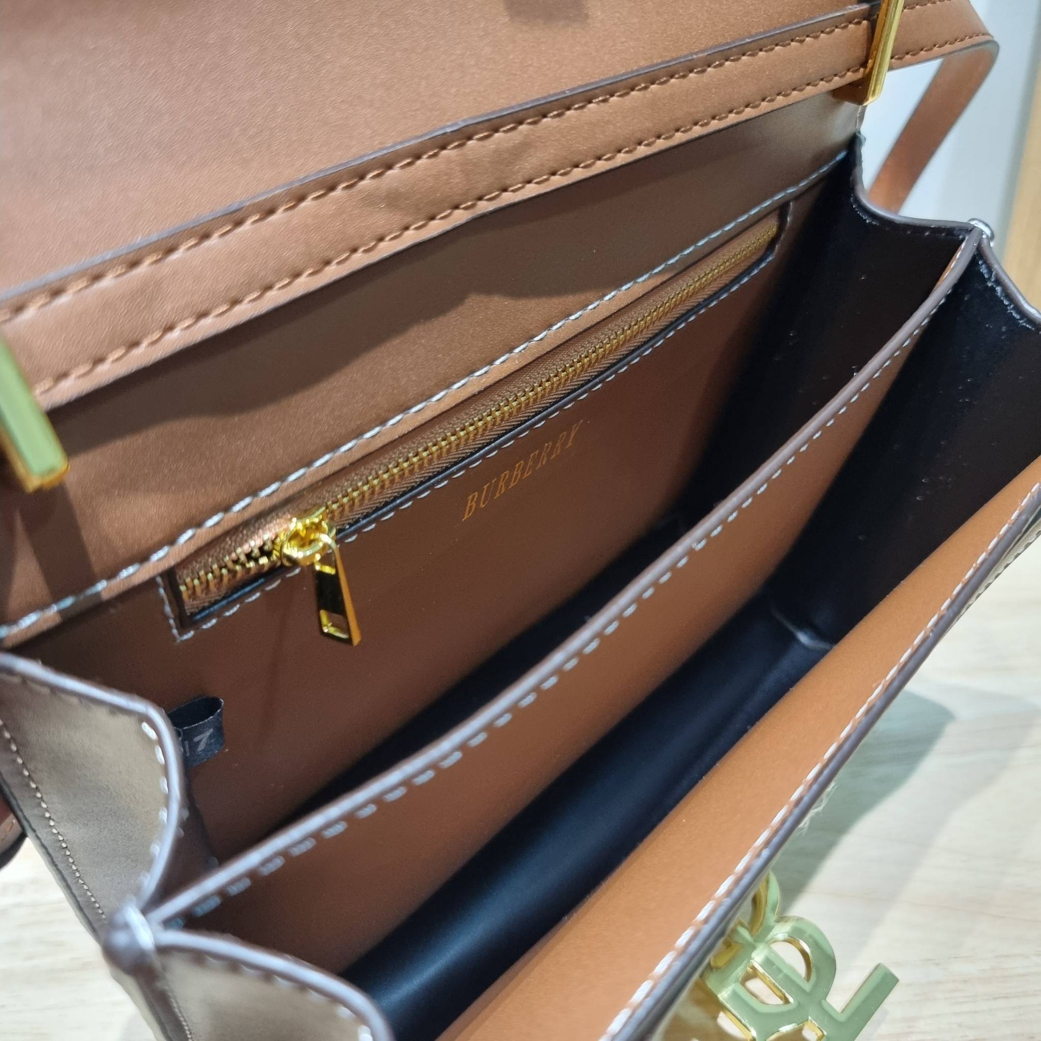 BURBERRY FRAGRANCES CROSSBODY BAG / BURBERRY SMALL CHECK CANVAS AND LEATHER TB BAG เบสท์ไอเท็ม!! คอลเลคชั่นที่ปังตลอดปี