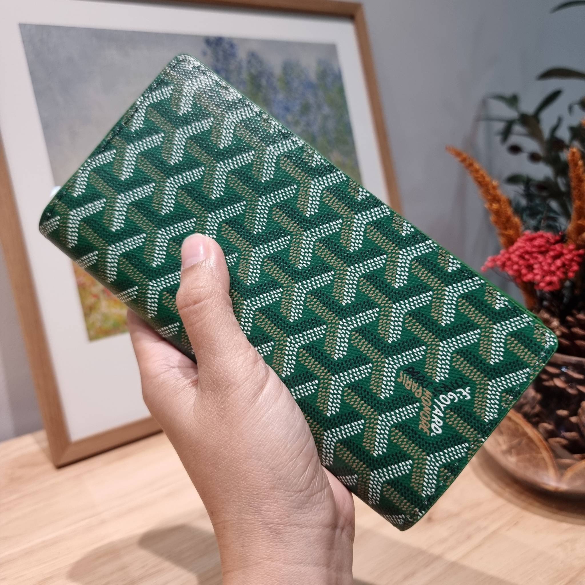 Goyard Bi Fold Long Wallet / GOYARD FLAP WALLET / Goyard Long Wallet กระเป๋าสตางค์ใบยาว รุ่น unisex ที่ใช้ได้ทั้งหนุ่มๆและสาวๆ ไอเท็มนี้ตอบโจทย์สำหรับคนที่ชอบเก็บบัตรเยอะๆ
