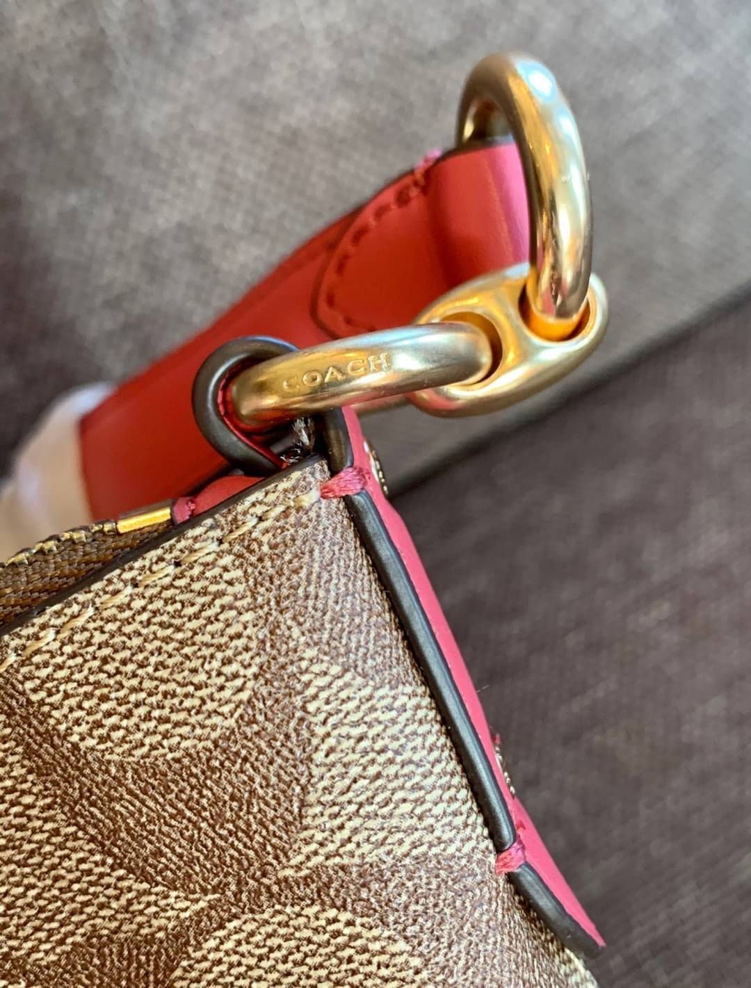 OUTLET 】ปรับราคาลง ได้ไปไม่ผิดหวังแน่นอนจ้าา💥 Coach Pebble Leather Small Skylar Hobo Shoulder Bag((90738)) พร้อมส่งที่ไทย ล่าสุด! กระเป๋าหิ้ว//สะพายข้างได้ ทรงน่ารัก ละมุน หนังแท้ หนังนิ่มมือดีมาก หลงรักแน่นอนค่าา! เปิดปิดกระเป๋าแบบซิปมีพู่ห้อย ใช