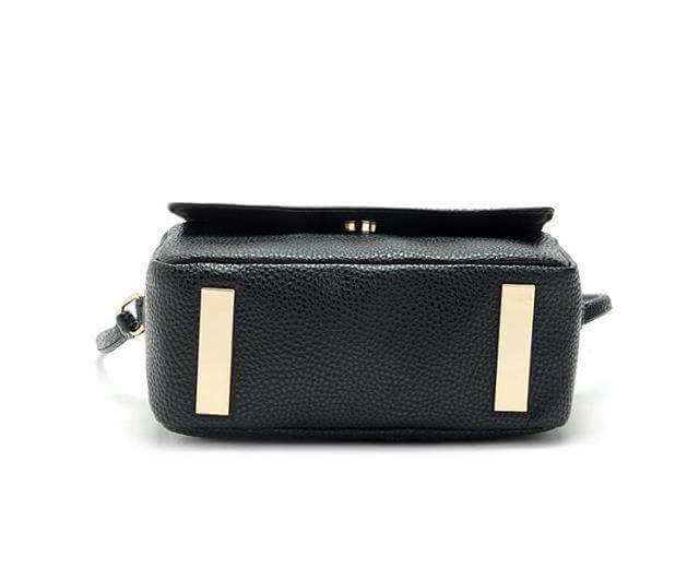 กระเป๋าสะพาย H&M รุ่น cross body bag มี 4 สี : ดำ , ชมพูนู๊ด , เหลือง , มิ้นท์