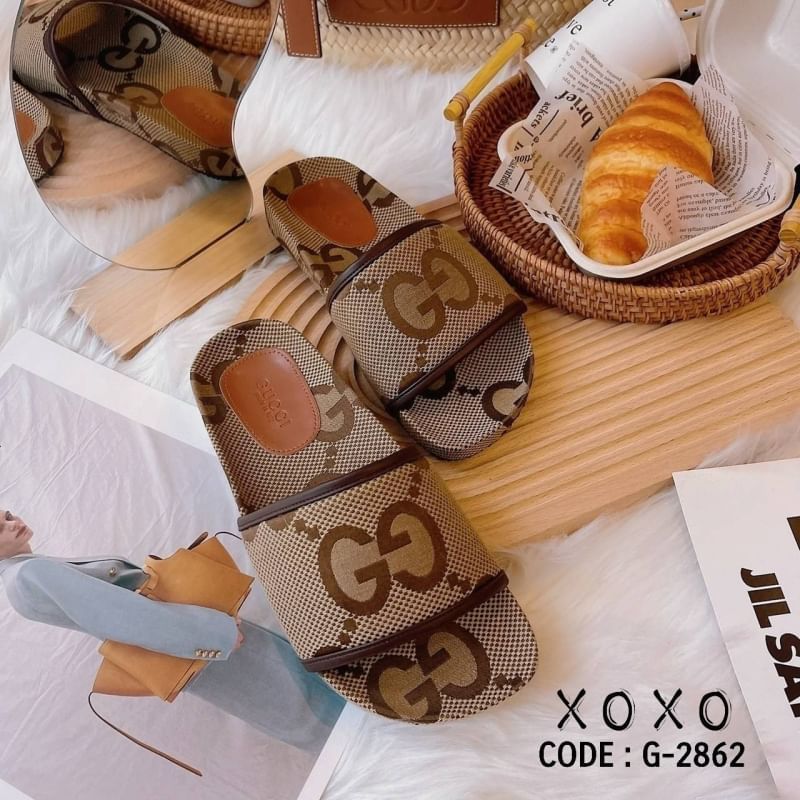 GUCCI รองเท้าแตะ GG jumbo ลายผ้าแบรนด์ นุ่ม ใส่สบ่ย กระชับ น้ำหยักเบา แมทส์ชุดง่าย