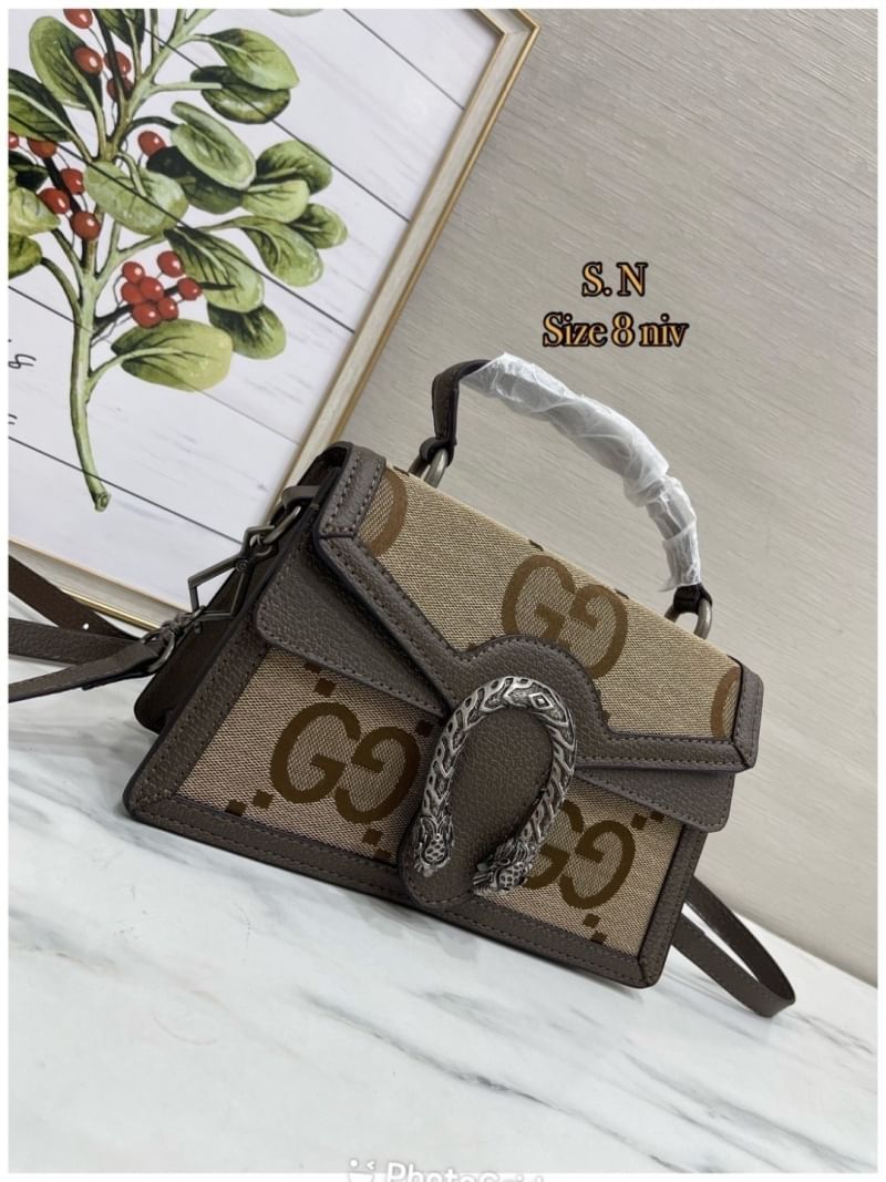 GUCCI Dionysus small top handle bag กระเป๋าสะพายรุ่นสุดคลาสสิค พร้อมหูจับในตัว ให้สาวๆใช้งาน และพกพาได้สะดวกขึ้น ดึงดูดและสะกดสายตาด้วยอะไหล่ดีเทลหรู