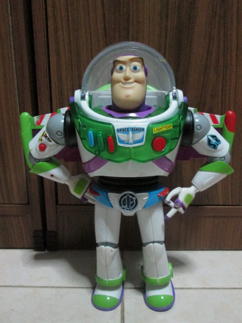 Toy Story Deluxe Talking Buzz Lightyear Figure ของเล่นมือสอง