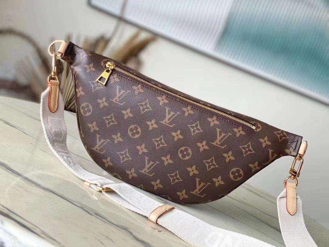 LV Hight Rise Bambag / LV Belt Bag พร้อมส่ง กระเป๋าคาดอก/คาดเอว ใช้ไ้ทั้งชายหญิง ไอเท็มเด็ดที่ใครๆก็ต่างรอคอย!! ทั้งดีไซน์และฟังก์ชั่นการใช้งาน ตอบโจทย์แน่นอนจ้า