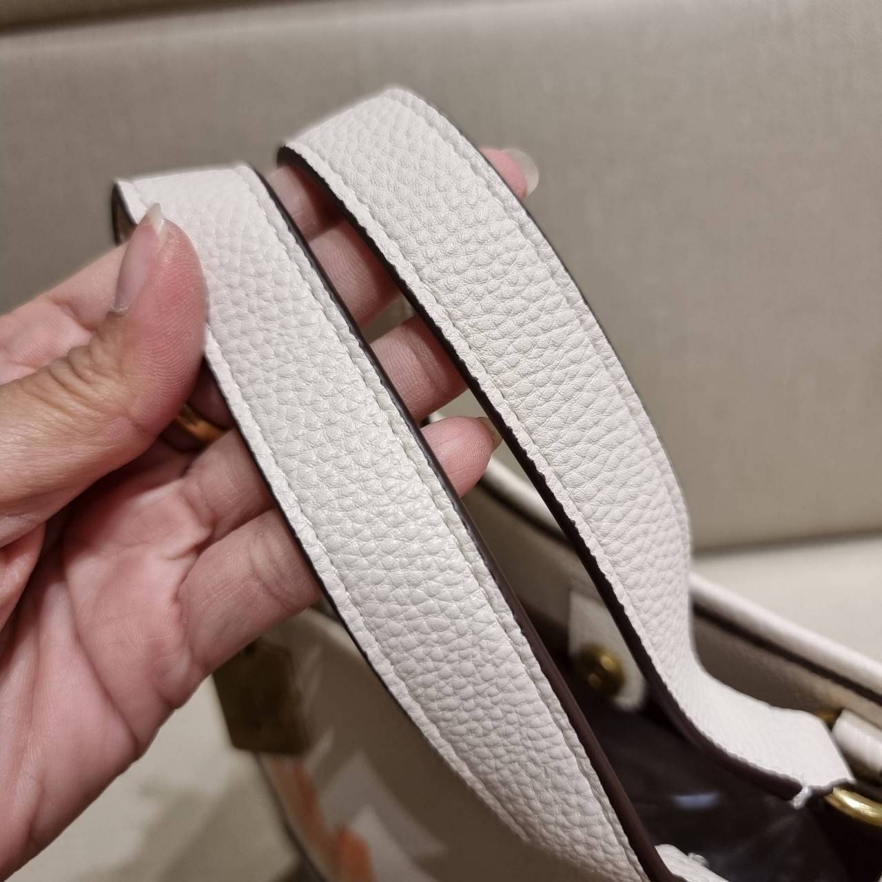 COACH C6494 COACH x JENNIFER LOPEZ DEMPSEY TOTE 22 WITH NYC SKYLINE คอลเลคชั่นใหม่ล่าสุด ยังไม่เข้า shop ไทย!! สุดยอดตัวแม่แห่งความเซ็กซี่ เจนนิเฟอร์ โลเปซ คอลแลบกับแบรนด์ เพิ่มความมีเสน่ห์ให้กับไอเท็มนี้ได้อย่างไม่ต้องสืบ!! กระเป๋าสะพายทรงโท้ท ดีไซน์โดดเ