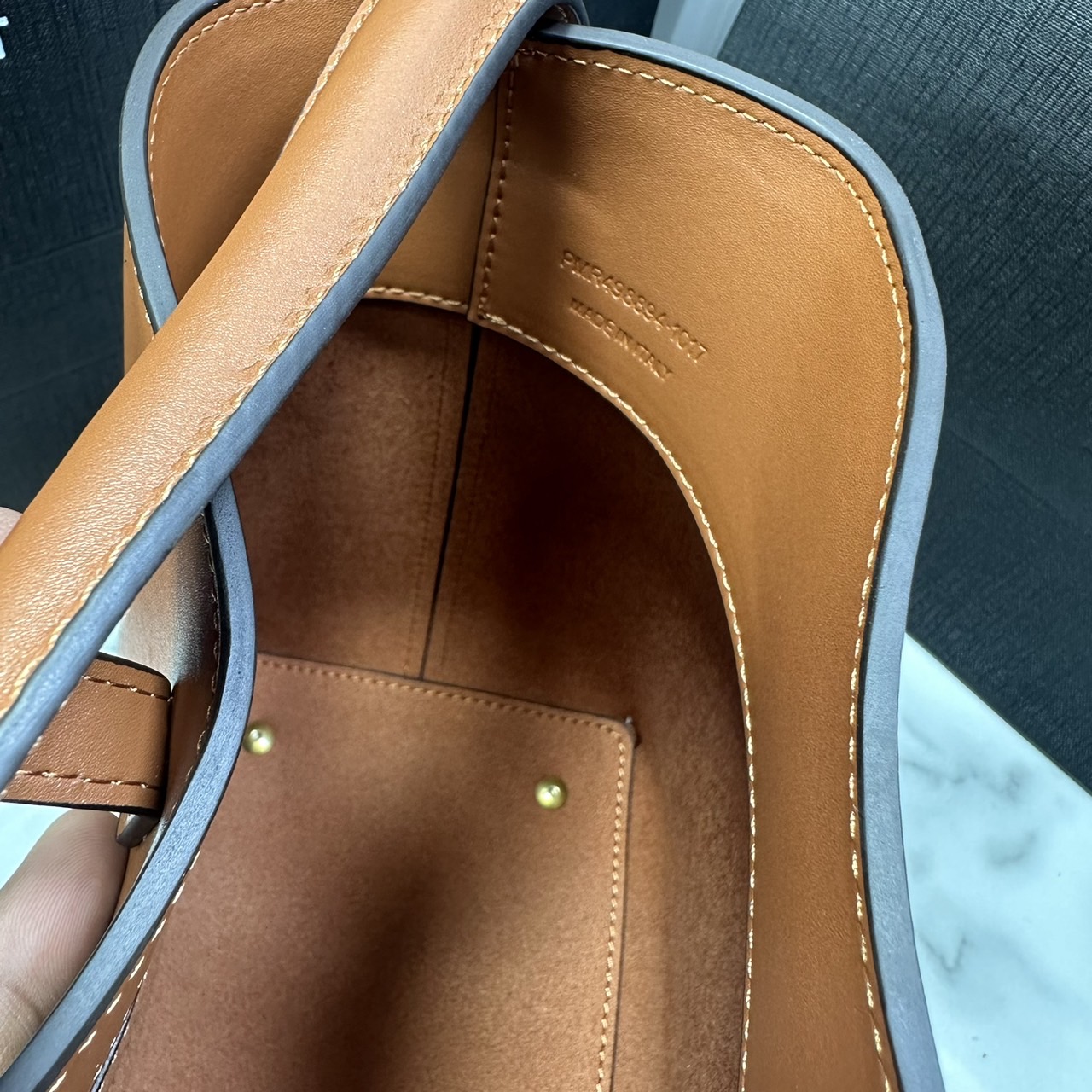 Small 6" YSL Le 37 in shiny leather Hobo Bag / YSL Bucket Bag / YSL Tote Bag กระเป๋าสะพายทรงโฮโบโท้ท งานหนังสวยเต็มใบ อะไหล่ทองสวยคลาสสิก ราคาแสนดีแนะนำของมันต้องมีจริงๆ