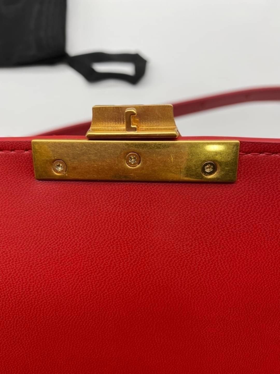 TEEN 18cm : CELINE TEEN TRIOMPHE BAG IN SHINY CALFSKIN / Celine Triomphe Bag / Celine Bag พร้อมส่ง 7 สี เกรดออริ 1:1 กระเป๋าแบรนด์หรูที่ควรมีแห่งปี รูปทรงสี่เหลี่ยมรุ่นฮอตฮิตของเหล่าดาราและเซเลบทั้งหลาย ดีไซต์เรียบหรู