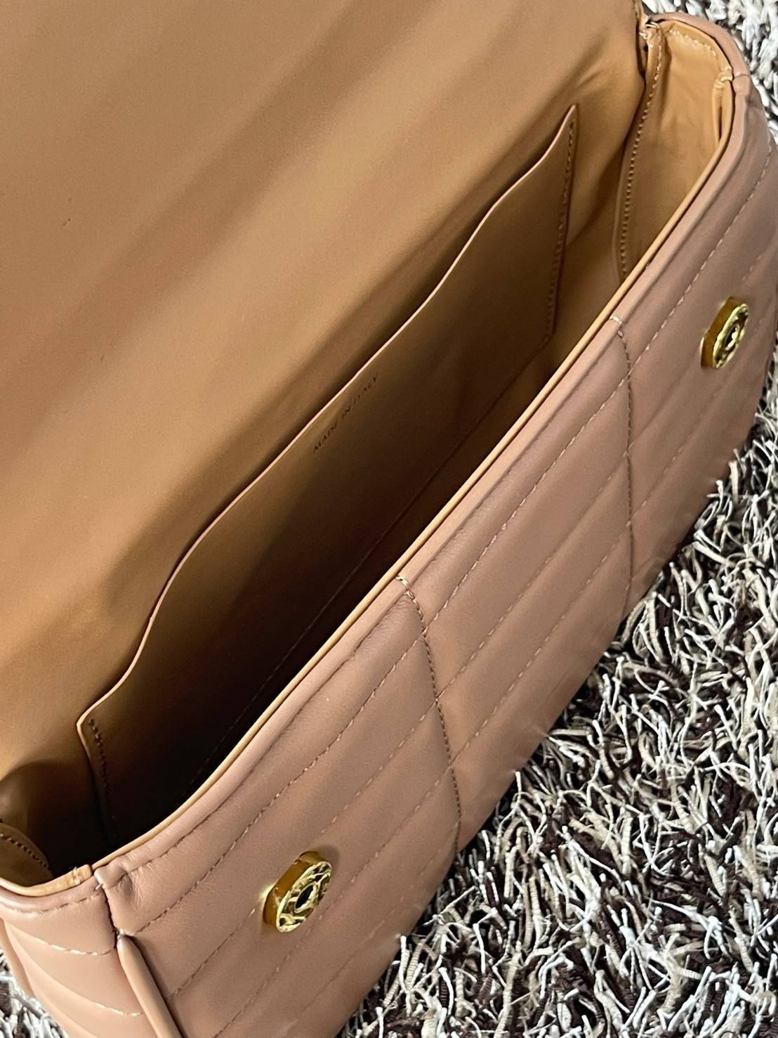 CELINE CHAIN SHOULDER BAG MATELASSE MONOCHROME CELINE in Quilted Goatskin กระเป๋าเทรนด์กระเป๋าสุดฮอตแต่ยังคงความคลาสสิก