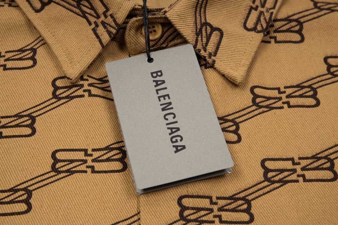 Balenciaga BB Monogram Minimal Shirt / Balenciaga shirt เกรดออริจินอล มีป้ายแท็กที่คอเสื้อ ใส่ได้ทั้งผู้หญิงผู้ชาย พร้อมส่งที่ไทย ภาพสินค้าถ่ายจากงานขายจริง ใช้งานต่างประเทศได้