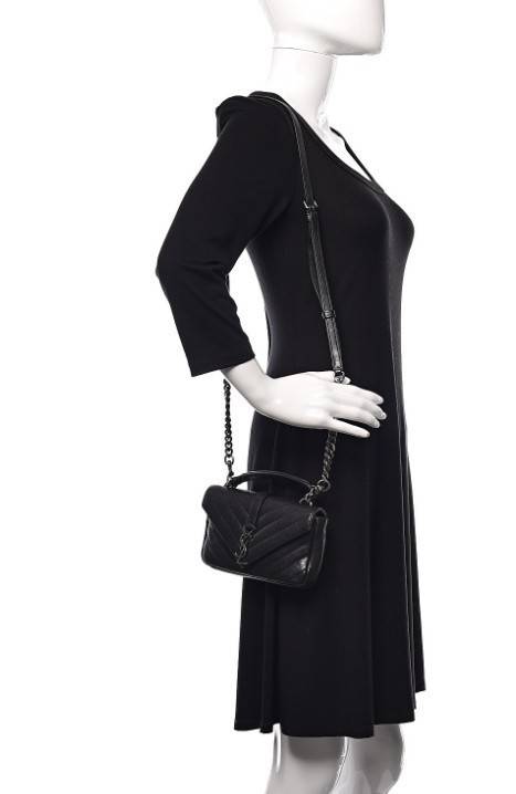 VIP 】SAINT LAURENT CLASSIC BABY COLLEGE MONOGRAM CHAIN BAG IN BLACK MATELASSE LEATHER VIP GIFT WITH PURCHASE (GWP) พรีเมี่ยมกิ้ฟ Limited Edition จาก YSL DUTY FREE COUNTER กระเป๋าสะพายรูปทรงน่ารัก ดีไซต์มาใหม่สำหรับสาวก SAINT LAURENT มีหูจับเกร๋ๆ ที่ด้านบน