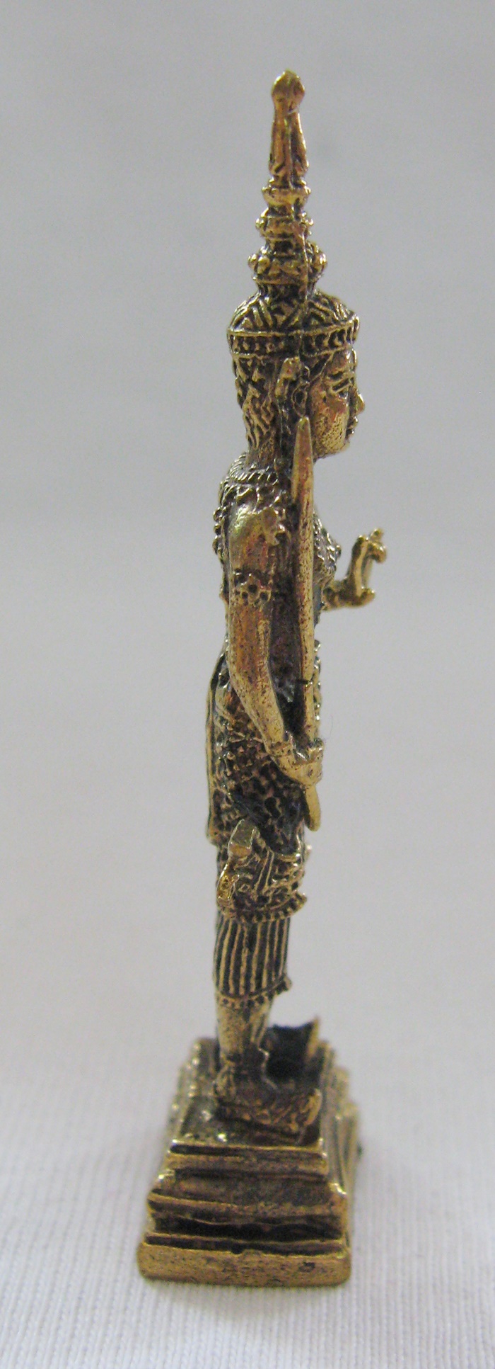 สินค้าหมดค่ะ รูปหล่อพระสยามเทวาธิราชสูง 6 เซนติเมตร เนื้อทองเหลืองพร้อมใบคาถาค่ะ