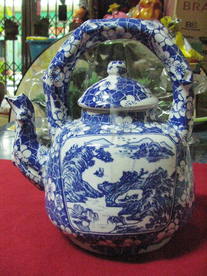 สินค้าหมดค่ะ กาน้ำกังไสลายดอกเหมยจากเมืองจีนค่ะ