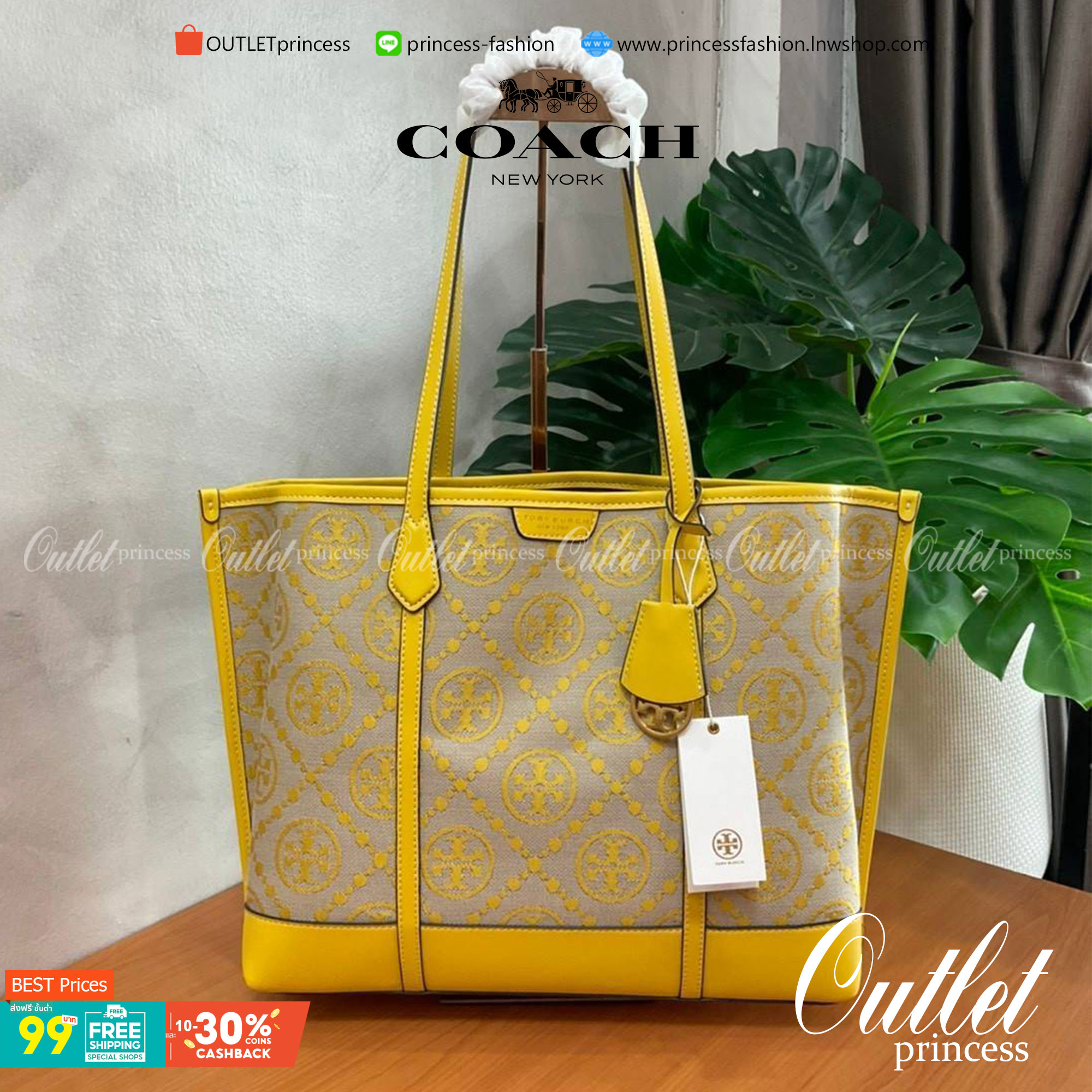 TORY BURCH T MONOGRAM TRIPLE - COMPARTMENT TOTE กระเป๋า/สะพายไหล่ทรง SHOPPING BAG วัสดุผ้าผ้าแคสวาสปักลายสัญลักษณ์แบรนด์ ตั้งอยู่ทรง สวยหรู ดูแพง จุของได้เยอะมาก ภายในแยกเป็น 2 ช่องหลัก 1 ช่องซิปตรงกลาง แบ่งเป็นสัดส่วนใช้งาน