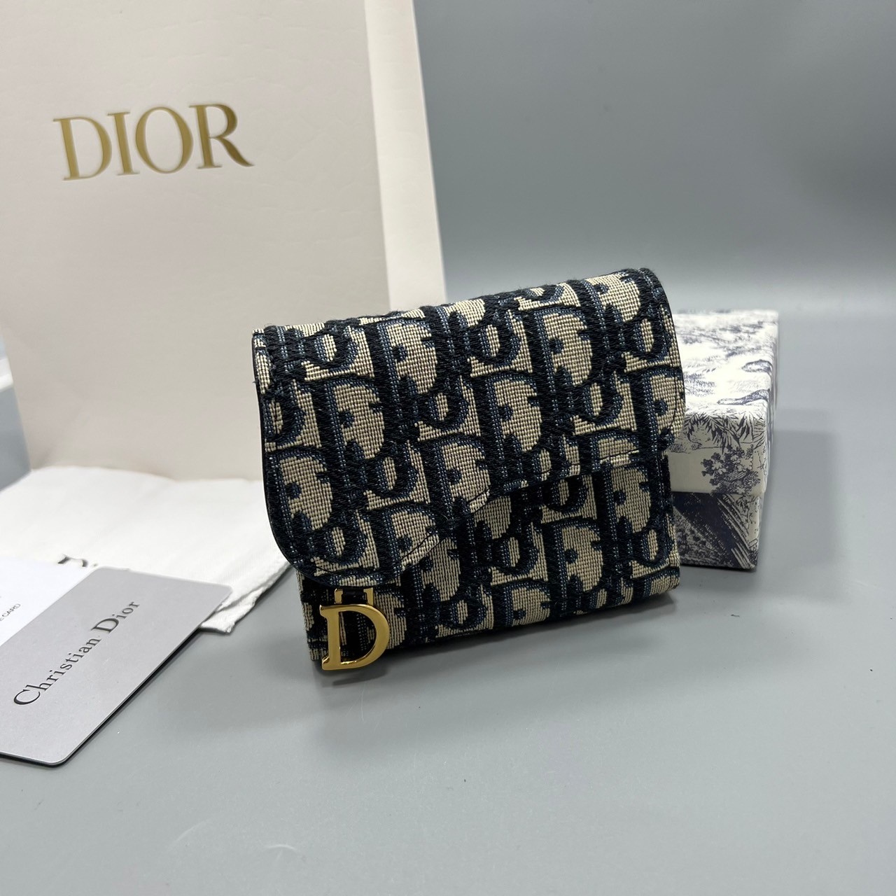 TopORI DIOR SADDLE LOTUS WALLET Oblique Jacquard / Dior wallet กระเป๋าสตางค์ 3 พับ พร้อมส่ง 2 สี **สินค้าเกรดท็อปออริจินอล 1:1 สลับแท้ งานสวยตามรูป ภาพถ่ายจากงานขายจริง ใช้งานต่างประเทศได้