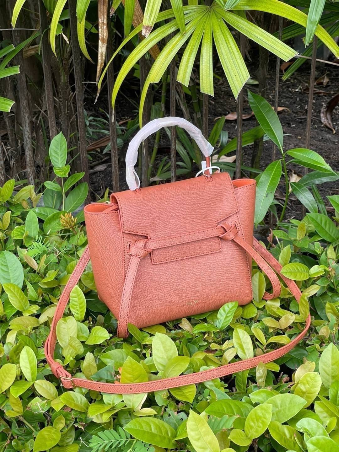 CELINE NANO BELT BAG / Celine Belt Bag กระเป๋าถือที่มีสไตล์มินิมอล และดูเรียบง่าย แต่หรูหรา