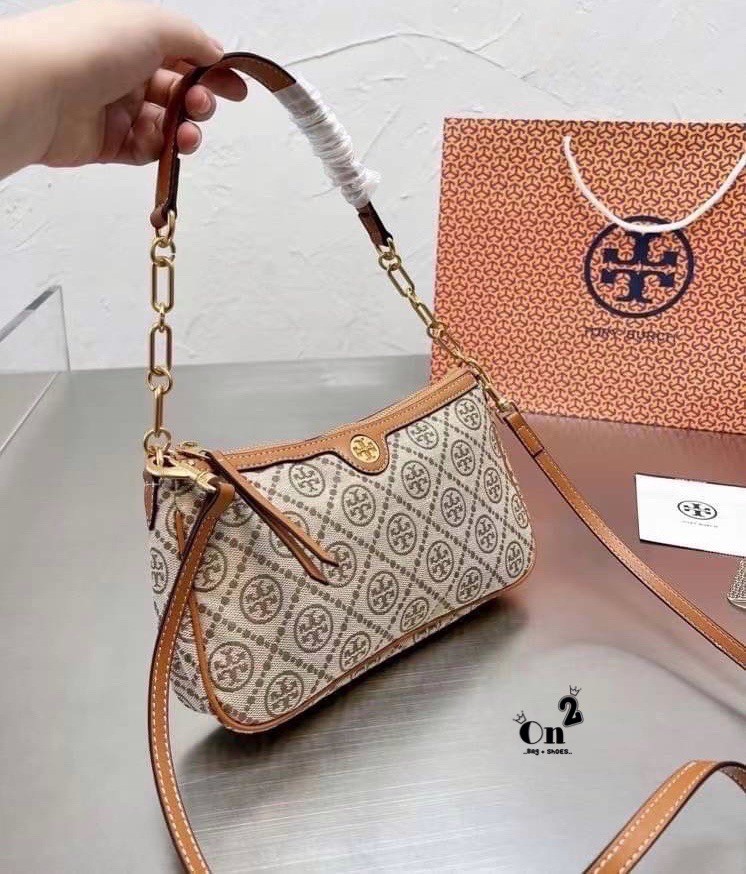 TORY BURCH T MONOGRAM JACQUARD SHOULDER BAG กระเป๋าสะพายข้าง Tory 😍😍 ใบเล็กซิปบน ลายT โมโนแกรม อะไหล่ทองมาใหม่ มาพร้อมสายสะพายยาว2 สาย งานจริงสวยทุกมุมงานปั้มแบรนด์ทุกจุด