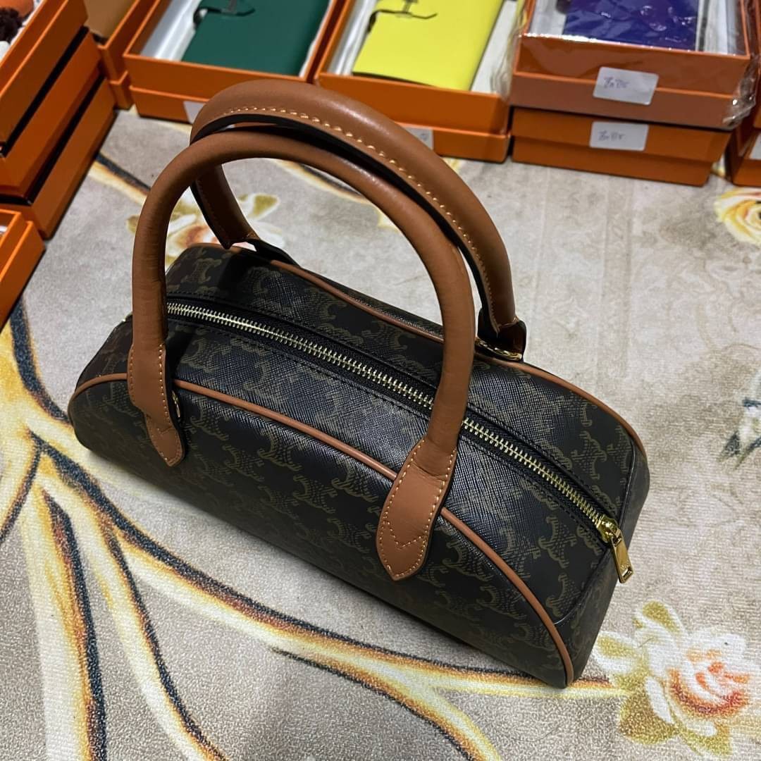 VIP 】CELINE VINTAGE BAG 2021 handlebag canvas งานหนังแท้ผสมแคนวาส โดดเด่นไม่เหมือนกับลวดลายแคนวาสที่เป็นเอกลักษณ์แบรนด์แบบไม่เหมือนใครให้ด้วยความเรียบหรู เหมาะสำหรับการใช้งานในชีวิตประจำวันเป็นอย่างมาก