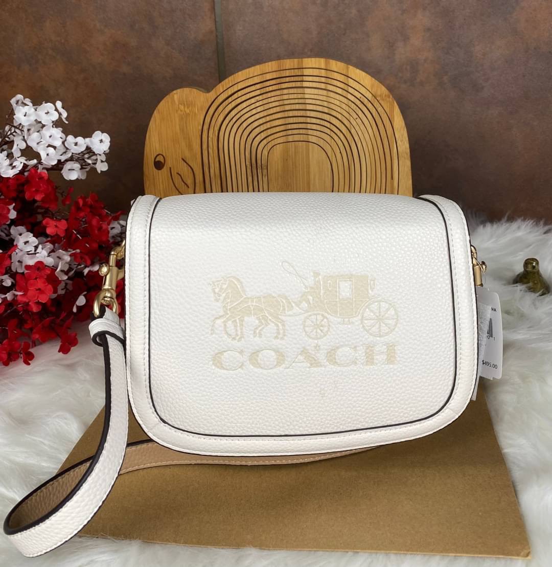 OUTLET 】COACH SADDLE BAG WITH HORSE AND CARRIAGE (COACH C4058) หนังกรวดละเอียดภายในกระเป๋ามัลติฟังก์ชั่น กระดุมแม่เหล็ก ซับในผ้านอกกระเป๋าเปิด สายสะพายถอดได้ สายสะพายยาว 22" สำหรับสะพายไหล่หรือ crossbody