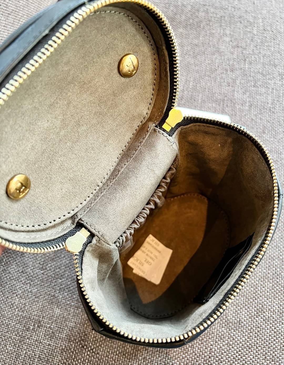 KIRA VANITY SHEEPSKIN / Tory Burch Kira Sheepskin Chain Messenger Handbag ((138999)) ที่สุดของความสวย ที่สุดของความLuxurious พร้อมส่งที่ไทย ล่าสุด! กับกระเป๋าหิ้วก็หรู สะพายข้างก็เริ่ด