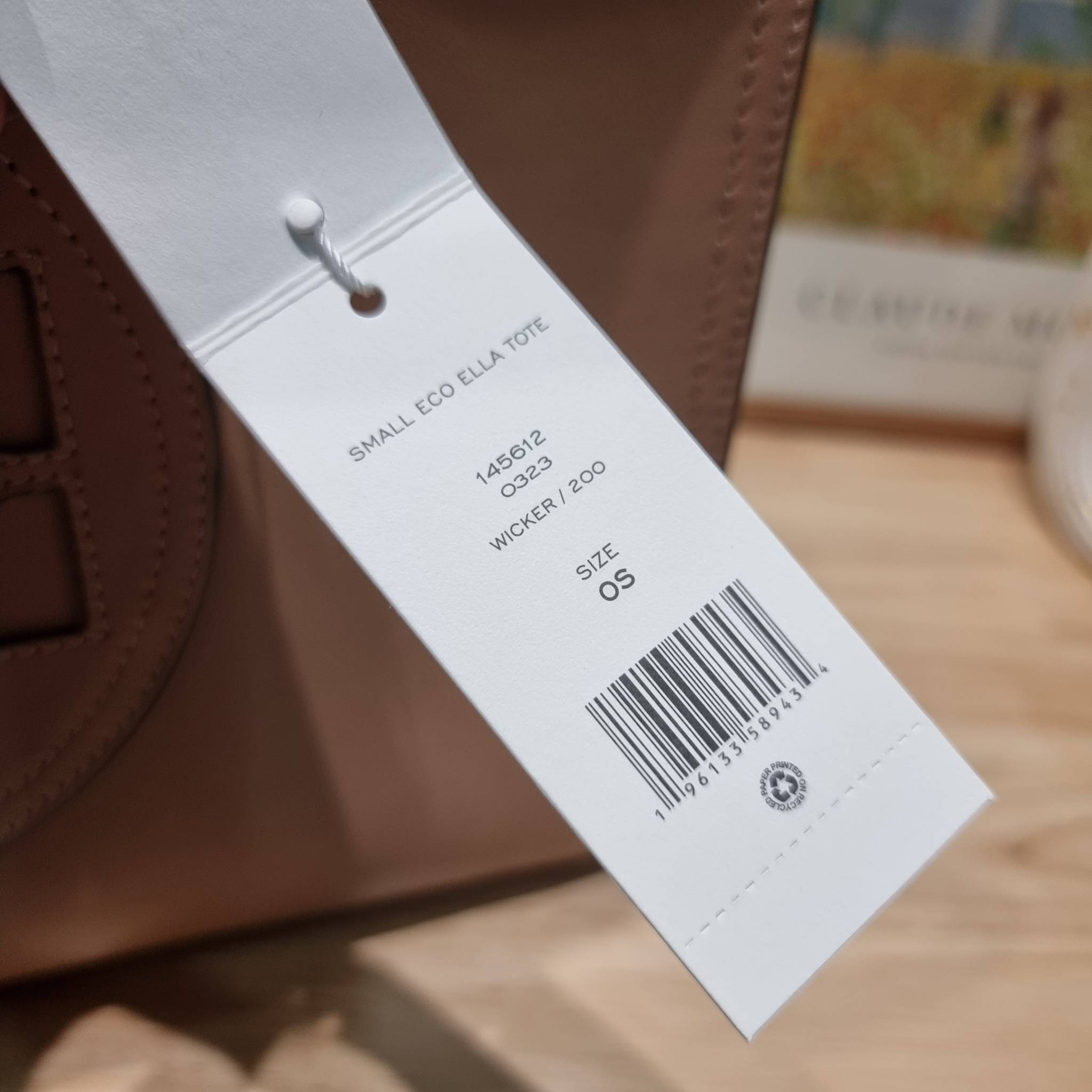 TORY BURCH ECO ELLA TOTE BAG / TORY TOTE BAG พร้อมส่ง 3 สี กระเป๋าสะพายทรงโท้ท ขนาดกำลังสวย จุของได้เต็มที่ รูปทรงคลาสสิคชวนใช้ โดดเด่นด้วย patch โลโก้ คอลเลคชั่นน้องใหม่ ส่งมาให้สาวๆได้ใจฟูอีกหนึ่งไอเท็ม