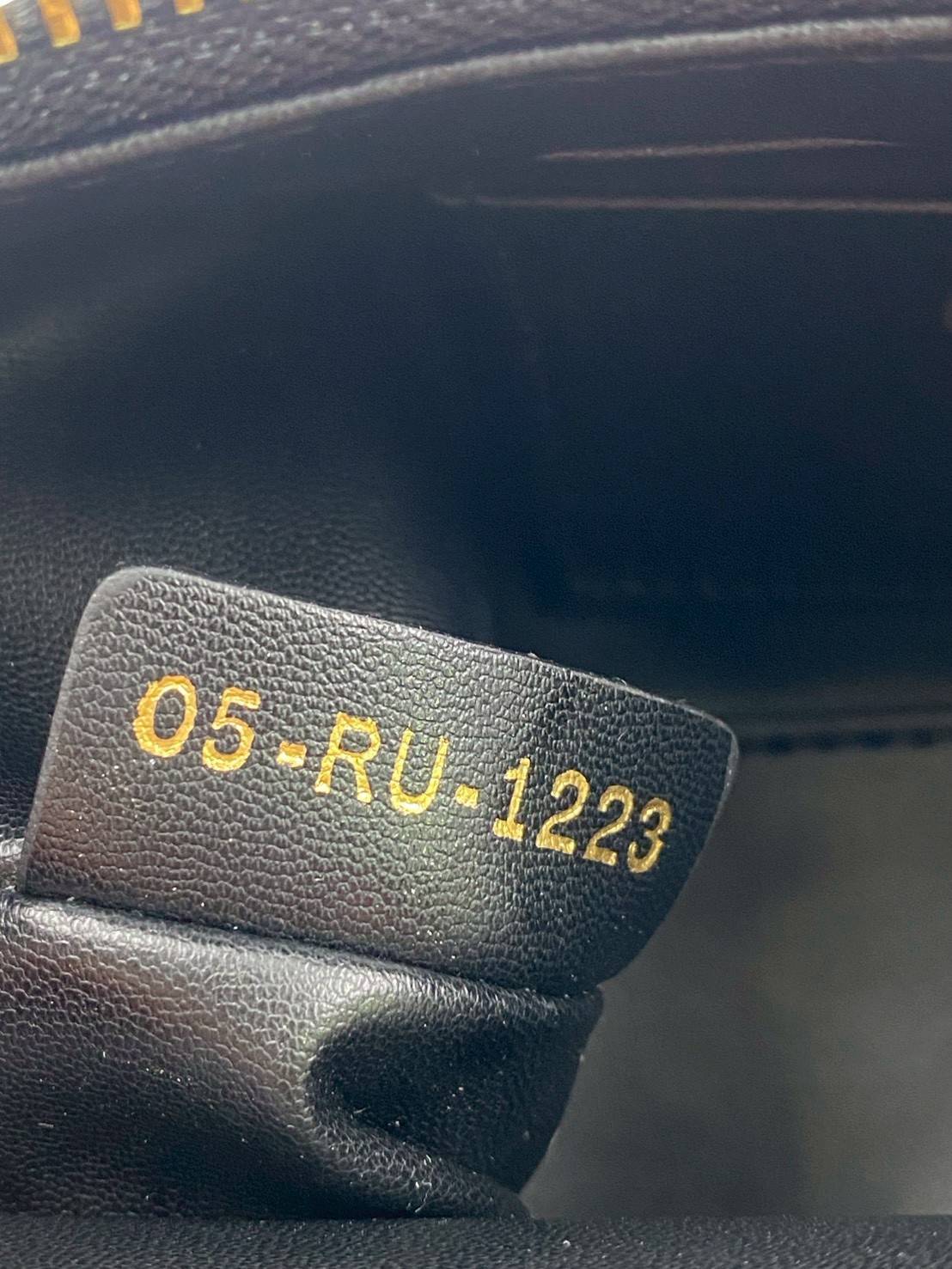 ORI หนังแท้ | DIOR Mini 30 Montaigne Cigale bag / DIOR Mini Miss Caro Cigale bag กระเป๋าสะพายไหล่ทรงโฮโบ ขนาดมินิเสริมไลน์ 30 Montaigne ด้วยรูปทรงทันสมัยและประณีตบรรจง