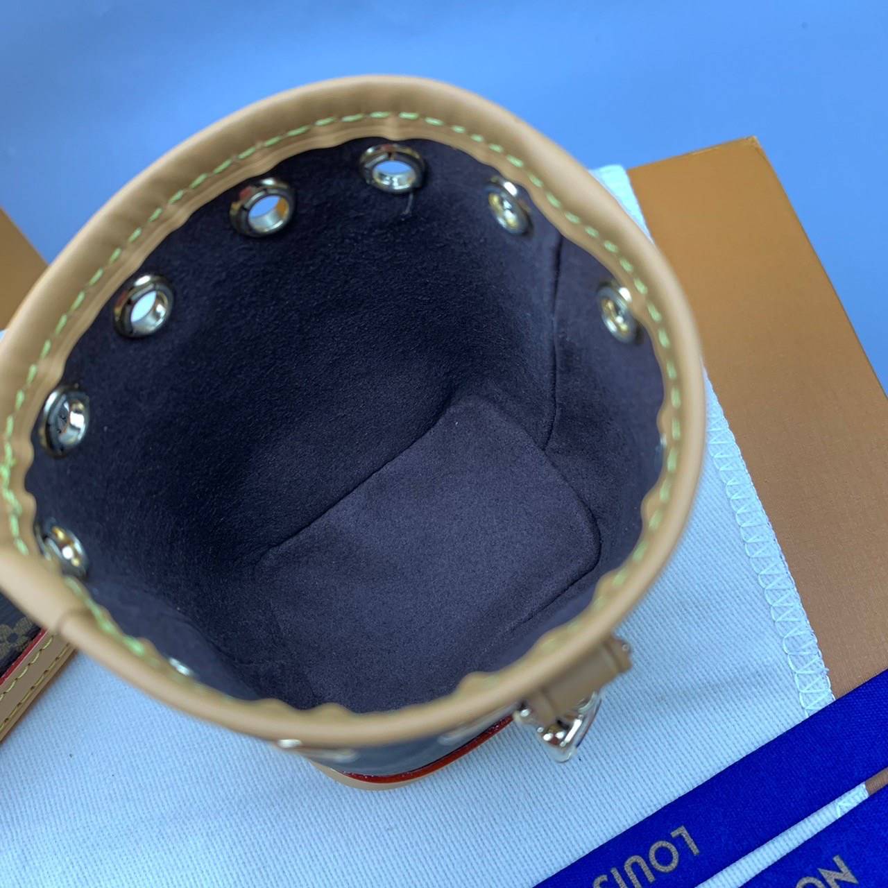 ORI 🥂 LV Trio Mini Icones Monogram Canvas เกรดสลับใช้แทนใบจริงได้ งานเกรดเทพออริจินอลสวยมาก ใช้ได้หลากหลายสไตล์ จะสะพายใบเดียว สองใบ หรือสามใบ หรือจะใช้เป็นพวงกุญแจที่คล้องมือหรือจะใช้เป็น Charm กระเป๋าก็ได้ คือคุ้มมากใน1 set ใหม่ล่าสุดเลยค่ะ น่าร