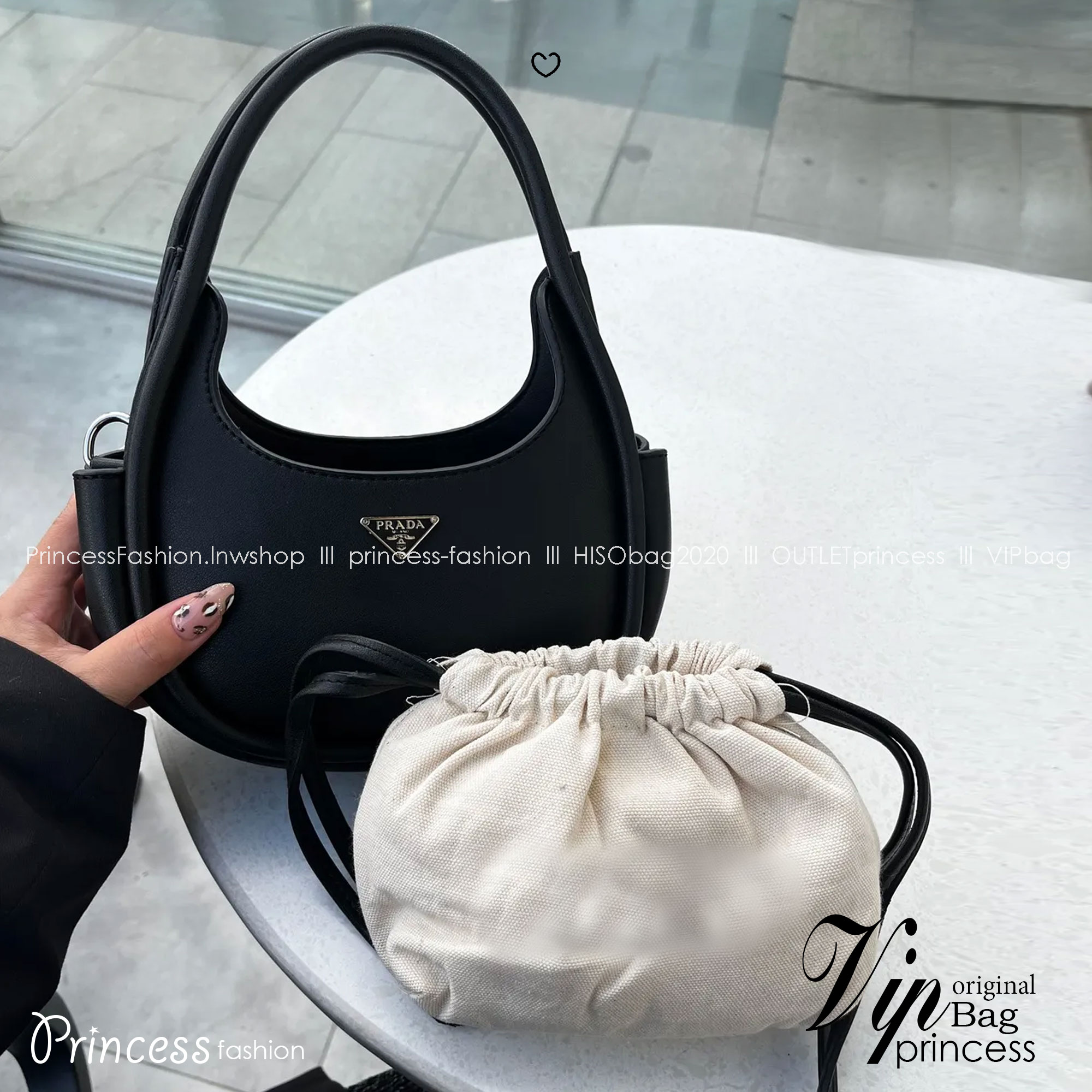 PRADA leather handbag กระเป๋าถือดีไซน์สวย ใช้งานง่าย มีกระเป๋าผ้าเชือกผูกเพิ่มกิมมิกได้อย่างลงตัวน่ารัก มาพร้อมสายสะพายยาวถอดได้ ปรับใช้ได้กับทุกลุคและแมทช์กับทุกสไตล์ แนะนำเลยจ้า