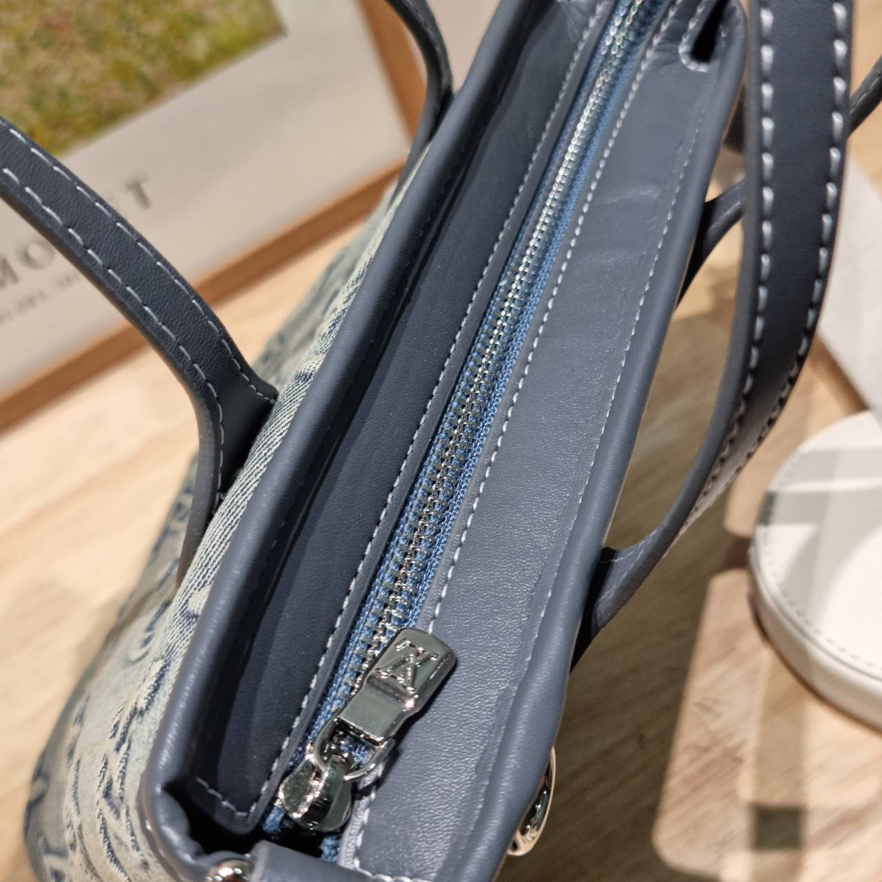 LV neverfull washed denim monogram mini bag ดีไซน์ใหม่ล่าสุดก่อนใคร กระเป๋าทรงโท้ทมินิไซส์ ที่ไม่ได้เล็กตามชื่อ มาในรูปแบบ washed denim สวยคลาสสิค ดูแพงสุดๆ