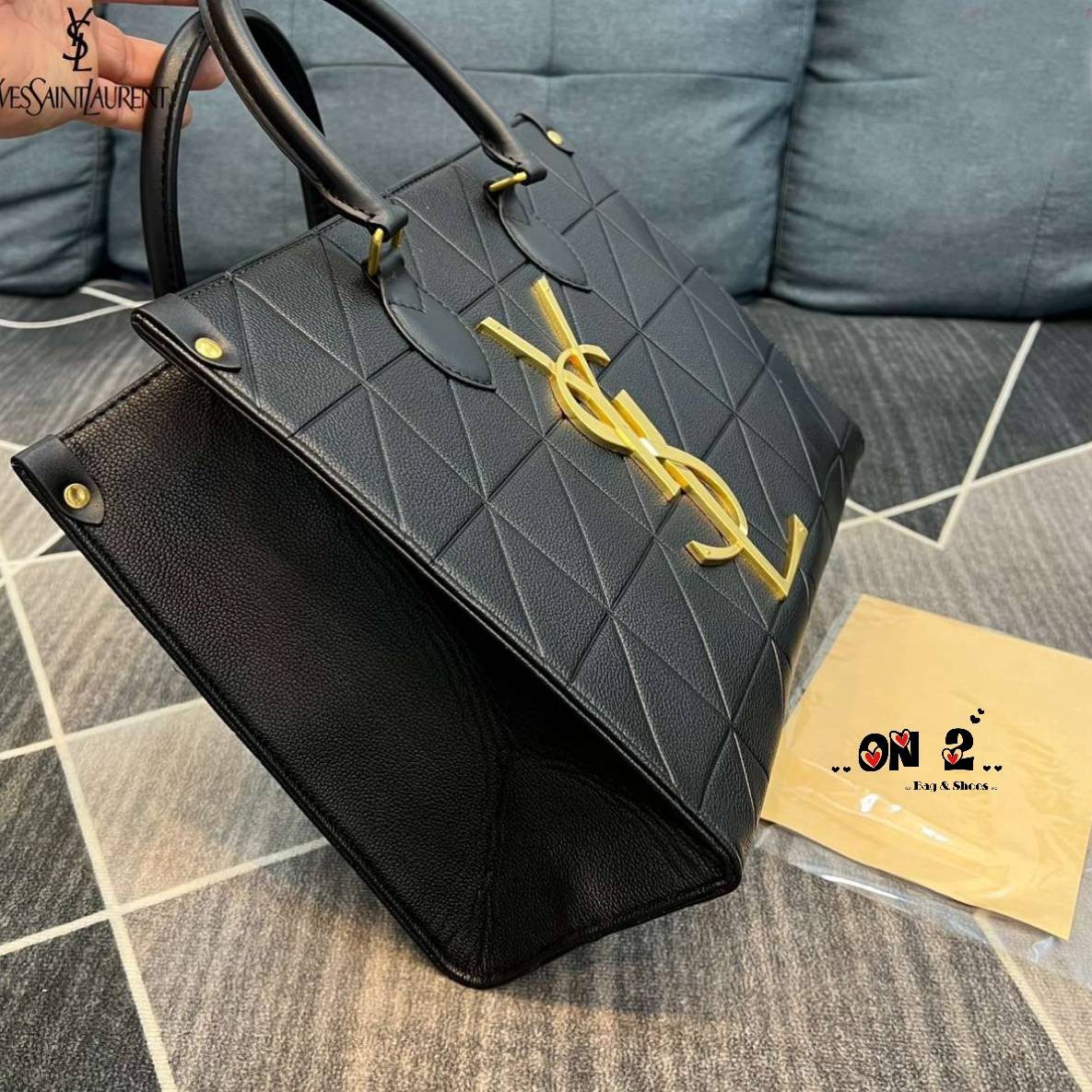 YSL Shopping Bag / YSL TOTE BAG กระเป๋าถือทรงช็อปปิ้งงานสวยอยู่ทรง หนังลายตารางหน้าโลโก้โดดเด่นอะไหล่สีทองสวยหรู