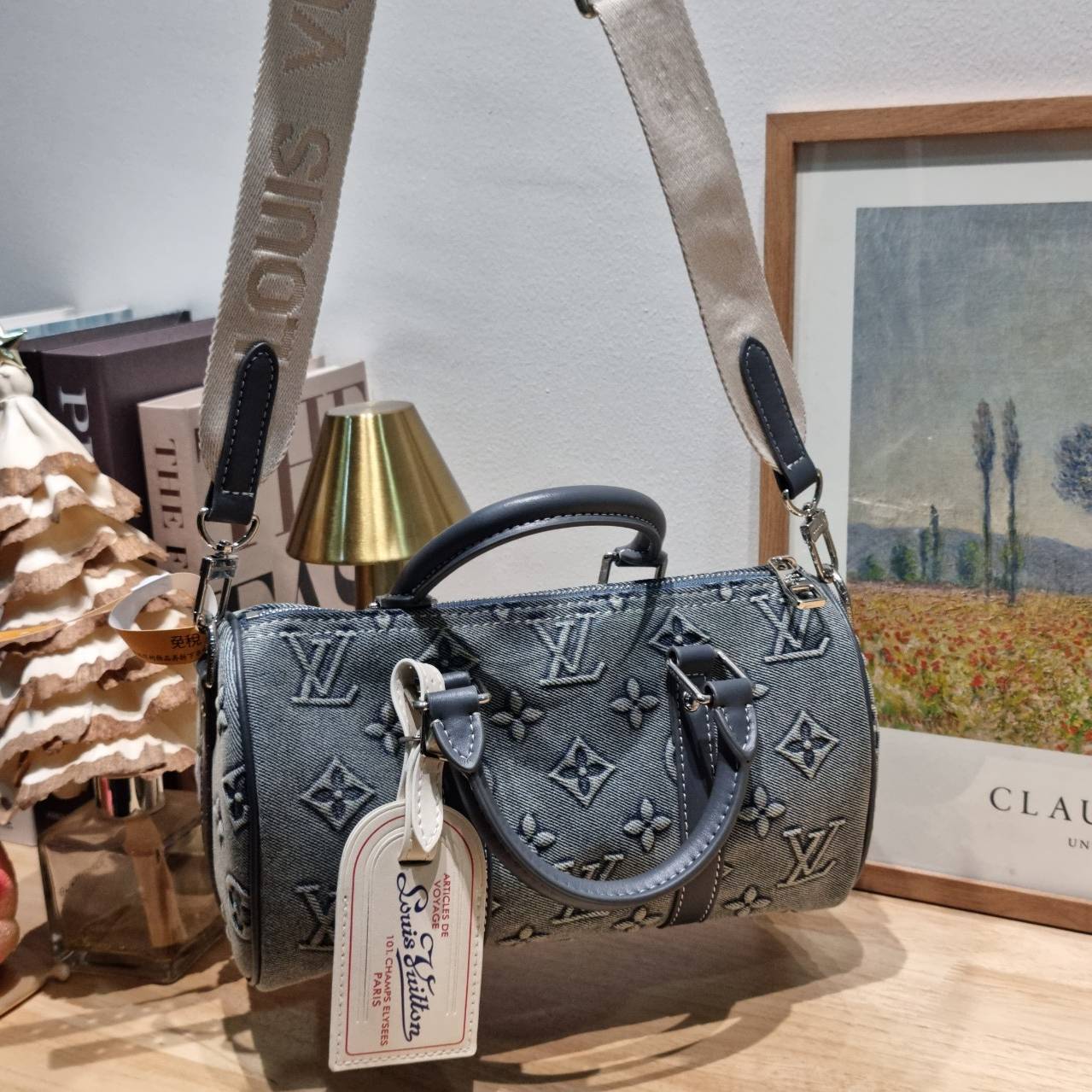 LV bandouliere 25 washed denim monogram keepall bag ใหม่ล่าสุด กับกระเป๋าทรงหมอนสุดฮิต ที่มาในรูปแบบ washed denim สวยคลาสสิค ดูแพงสุดๆ