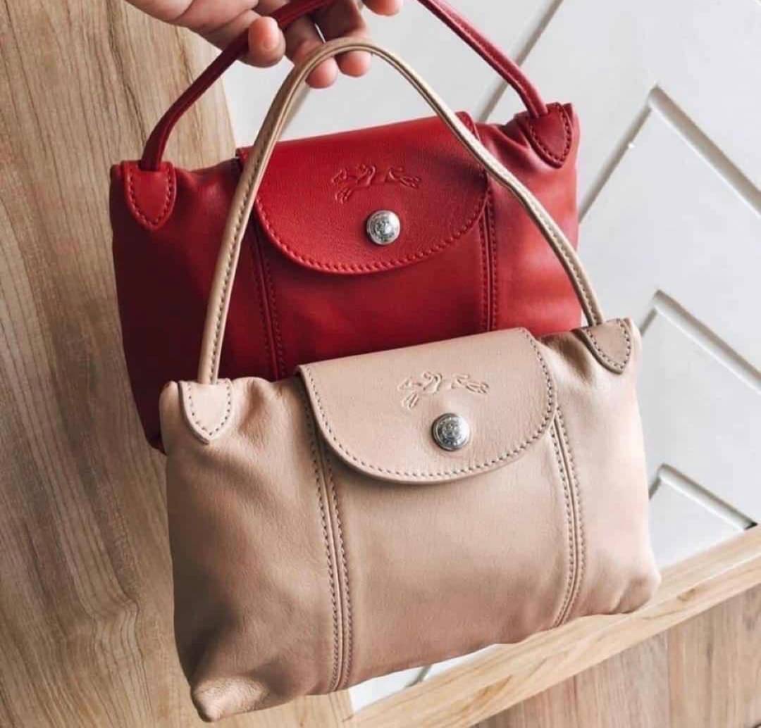 Longchamp Le Pliage Cuir Crossbody Bag อีกหนึ่งคอลเลคชั่น Le Pliage Cuir หนึ่งในตระกูลกระเป๋าสุดไอคอนิก