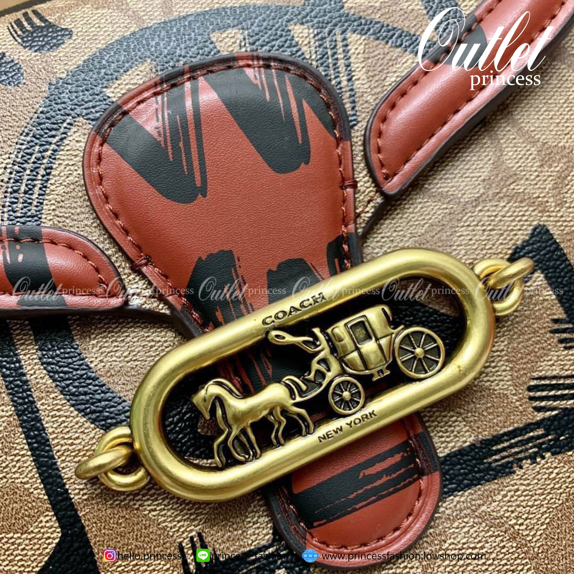 ของแท้ 💯% ได้ไปไม่ผิดหวังแน่นอนค่ะ! 📌Limited edition!! COACH REXY X GUANG YU CROSBODY BAG ((1501))