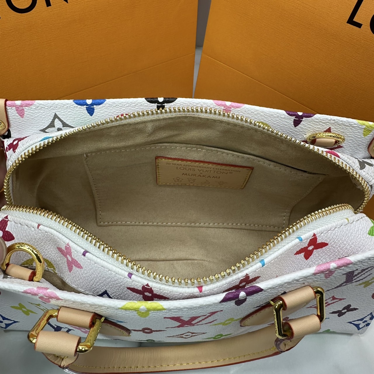 ORI หนังแท้ | LV x TM bolsa OnTheGo East West Multicolor กระเป๋าสะพายทรงโท้ทที่ใครเห็นต้องเป็นหลงรัก คอลใหม่ดีไซน์เฉดสีสันสดใส