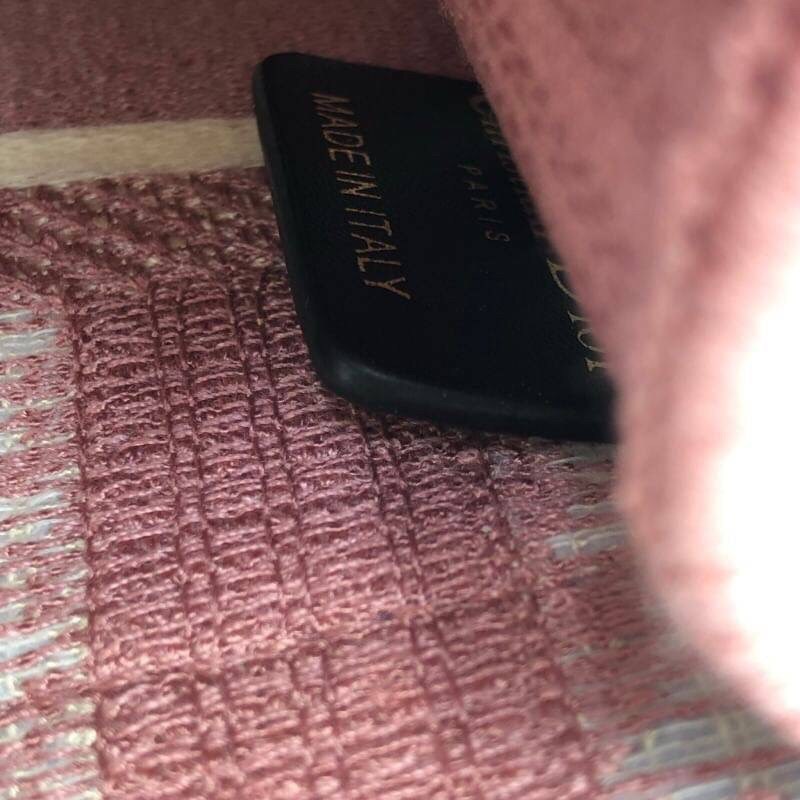 CHRISTIAN DIOR MINI BOOK TOTE กระเป๋าถือทรง Shopping ไซส์มินิ สวยคลาสสิค พกพาสะดวก ใช้งานง่ายสุดๆ วัสดุงานทอละเอียดคุณภาพดี ภายในเป็นช่องโล่ง ใบจริงงานสวยเกินเบอร์!! ไม่ผิดหวังจ้า