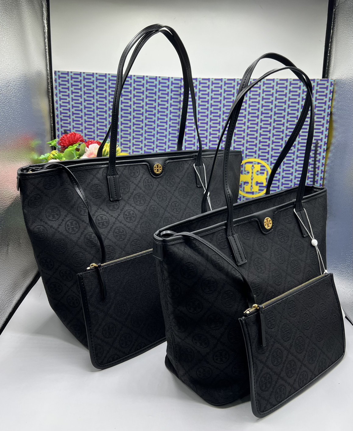 ORI หนังแท้ | Tory Burch T Monogram zip tote bag กระเป๋าทรงโท้ทใบใหญ่ทรงกว้างพร้อมใบเล็กเข้าเซ็ท งานผ้าแจ็คการ์ดตัดขอบหนัง เดอะเบสท์ เซลเลอร์!!