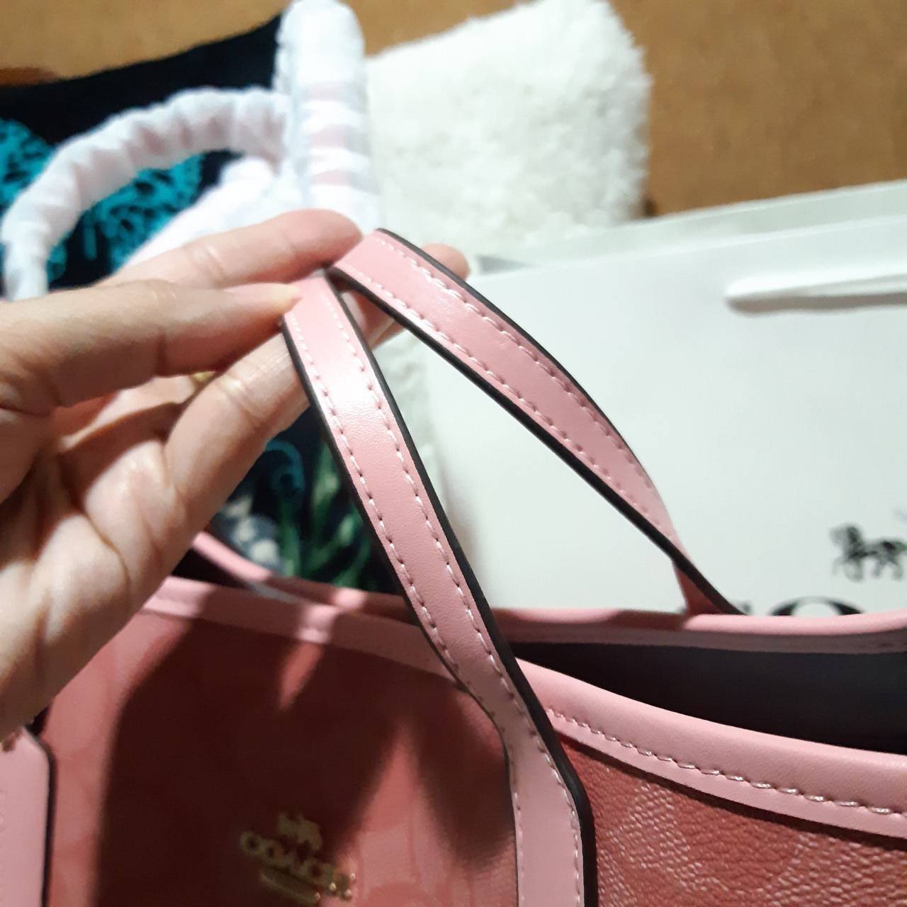 ของแท้ 💯% COACH C5696 CITY TOTE IN SIGNATURE CANVAS กระเป๋าถือทรงโท้ทใบใหญ่ ใส่ของได้ของครบครัน รุ่นใหม่ล่าสุด
